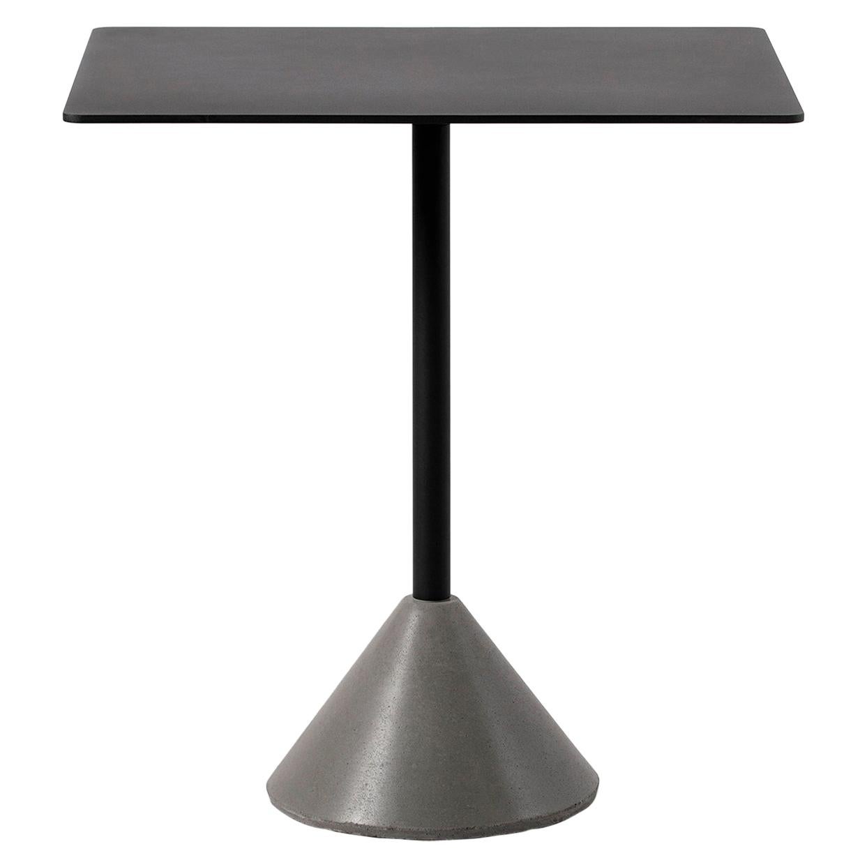 Quadratischer Esstisch 'DING' aus Beton und Aluminium 'Schwarz'