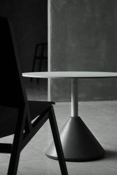 Square Dining Table 'DING' Made of Concrete and Aluminum 'White'