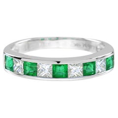 Quadratischer Halb-Eternity-Ring aus Platin 950 mit Smaragd und Diamant Kanal