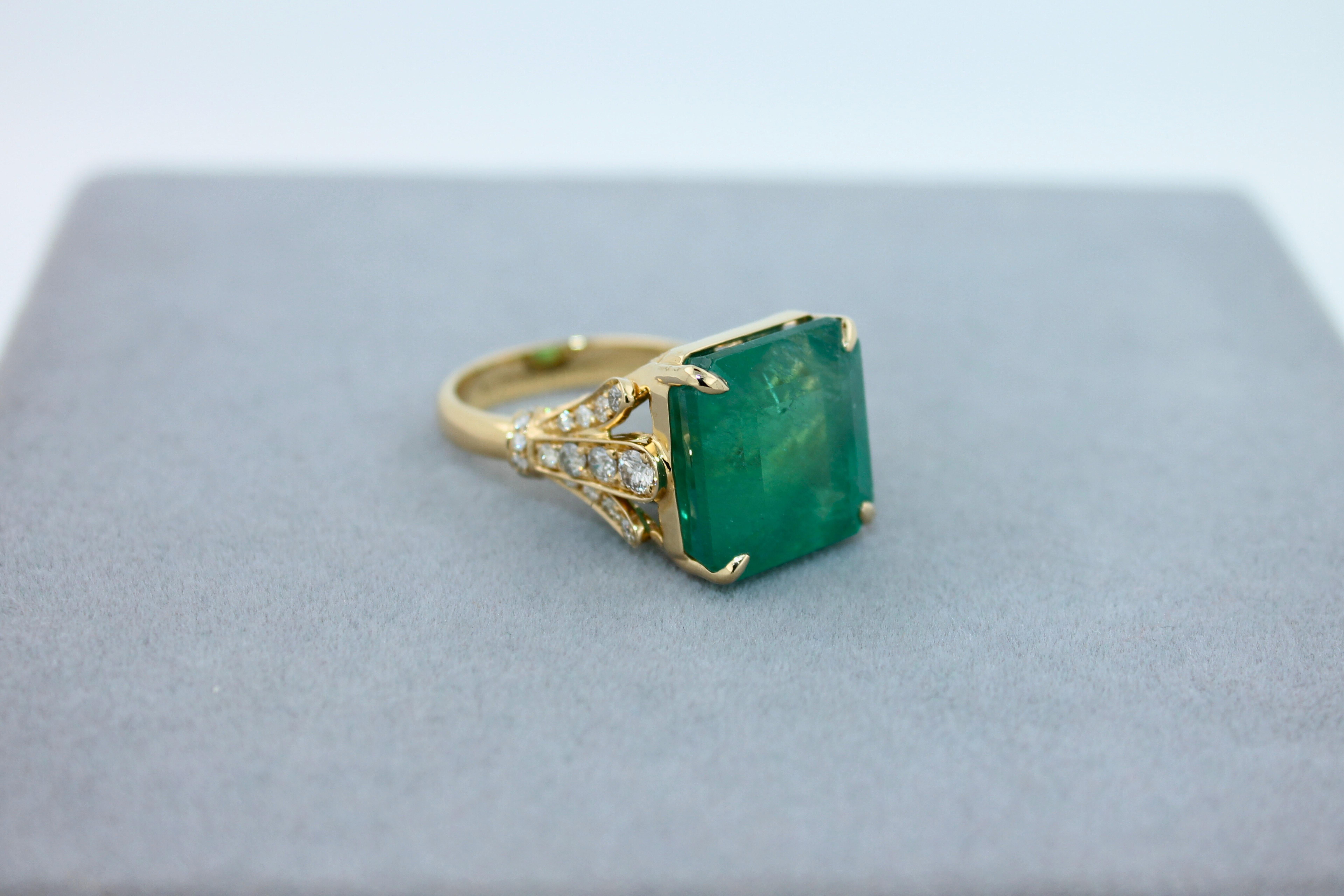 Square Emerald Diamond Cocktail Statement Unique Luxury Vintage Yellow Gold Ring For Sale 4