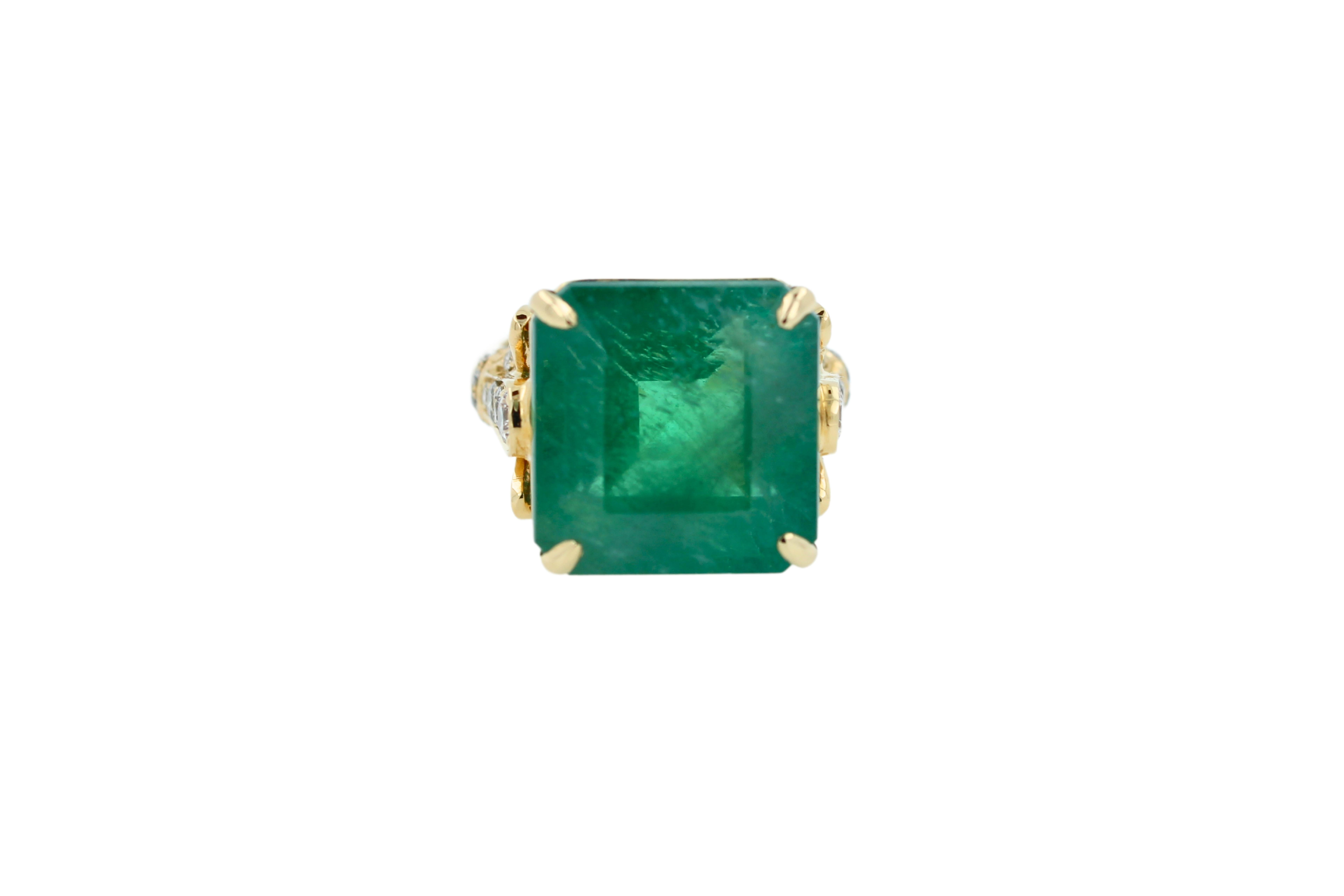 Modern Square Emerald Diamond Cocktail Statement Unique Luxury Vintage Yellow Gold Ring For Sale