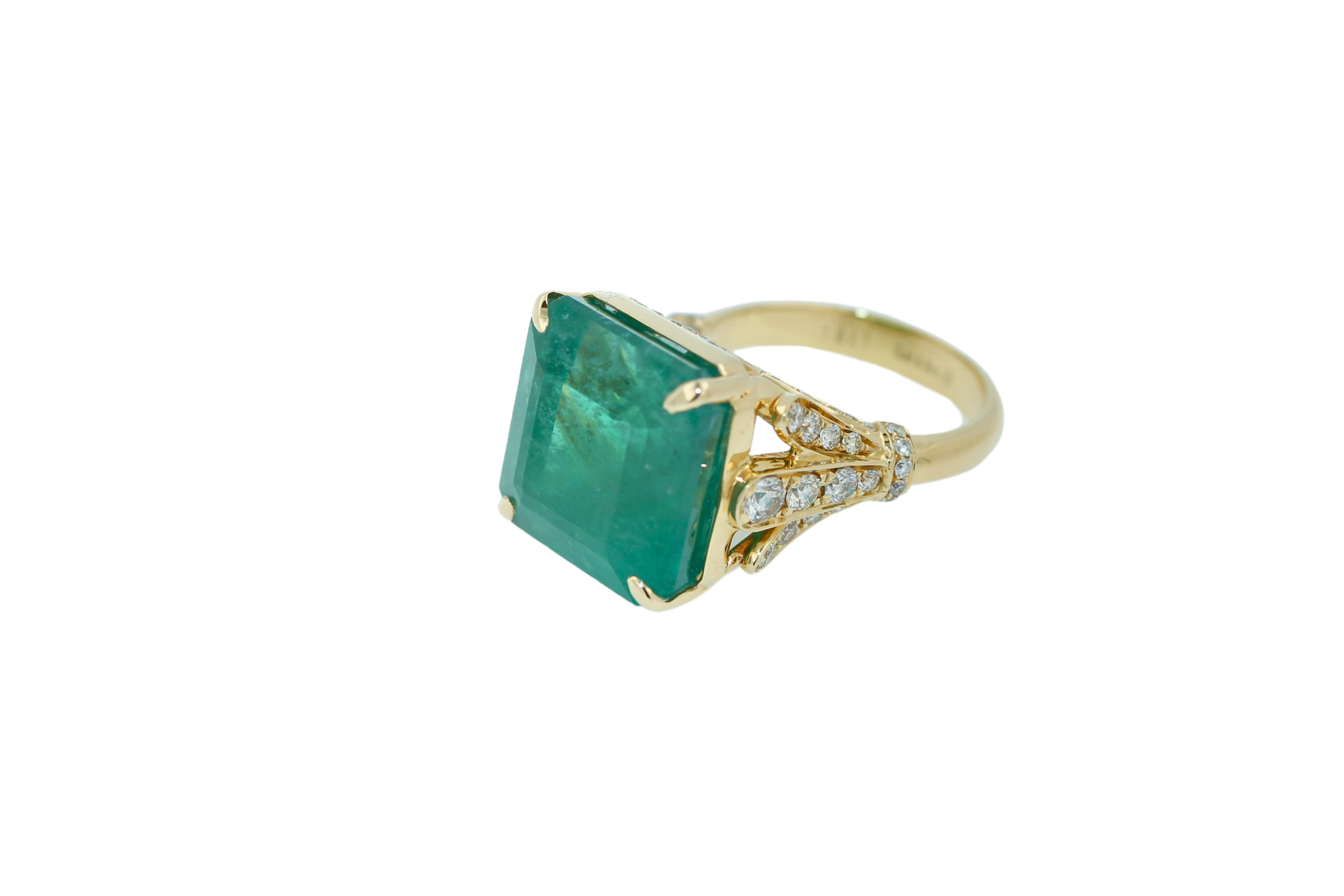 Art Deco Square Emerald Diamond Cocktail Statement Unique Luxury Vintage Yellow Gold Ring For Sale