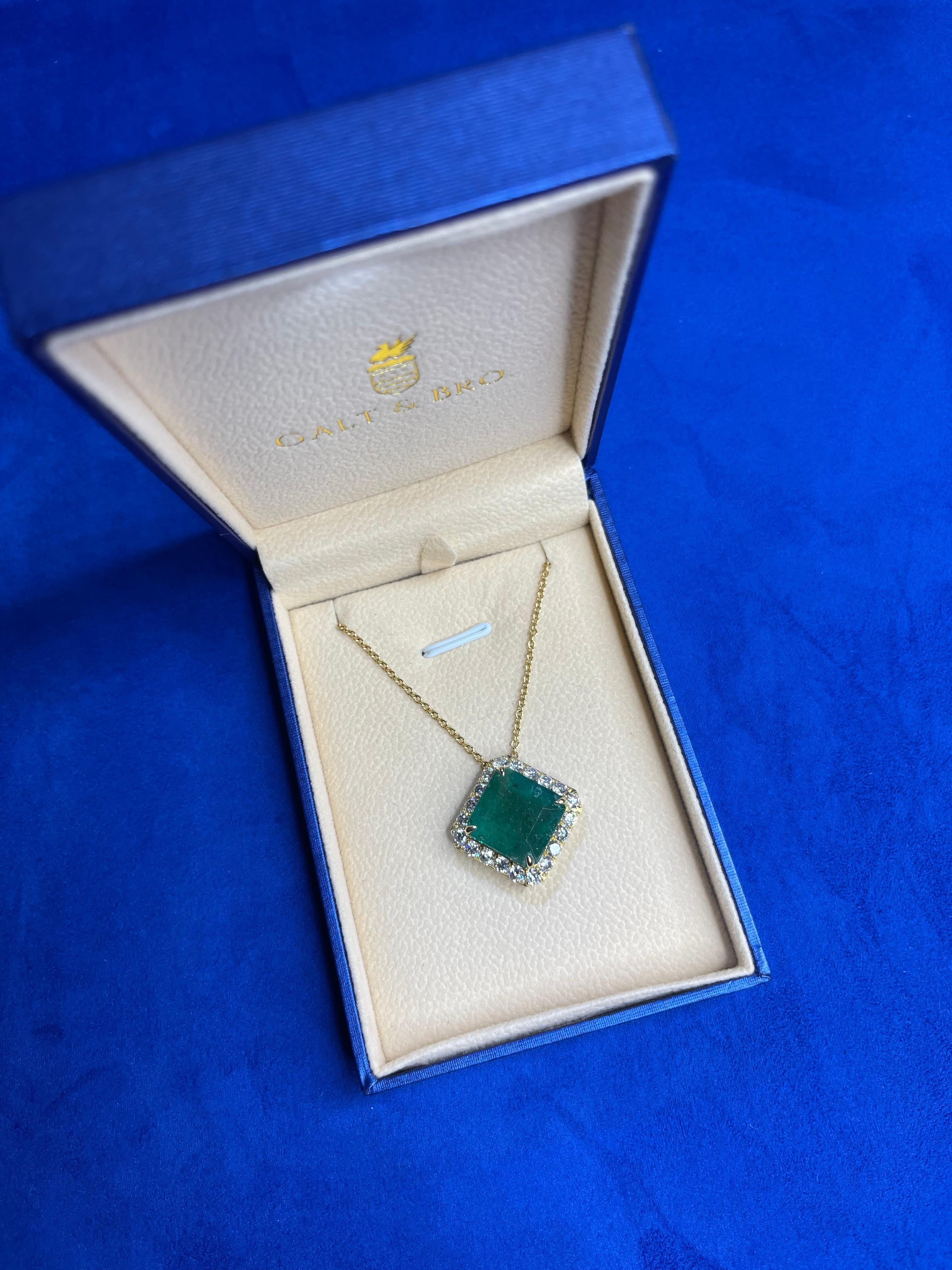 Square Emerald Diamond Halo 18 Karat Yellow Gold Unique Amulet Pendant Necklace For Sale 1