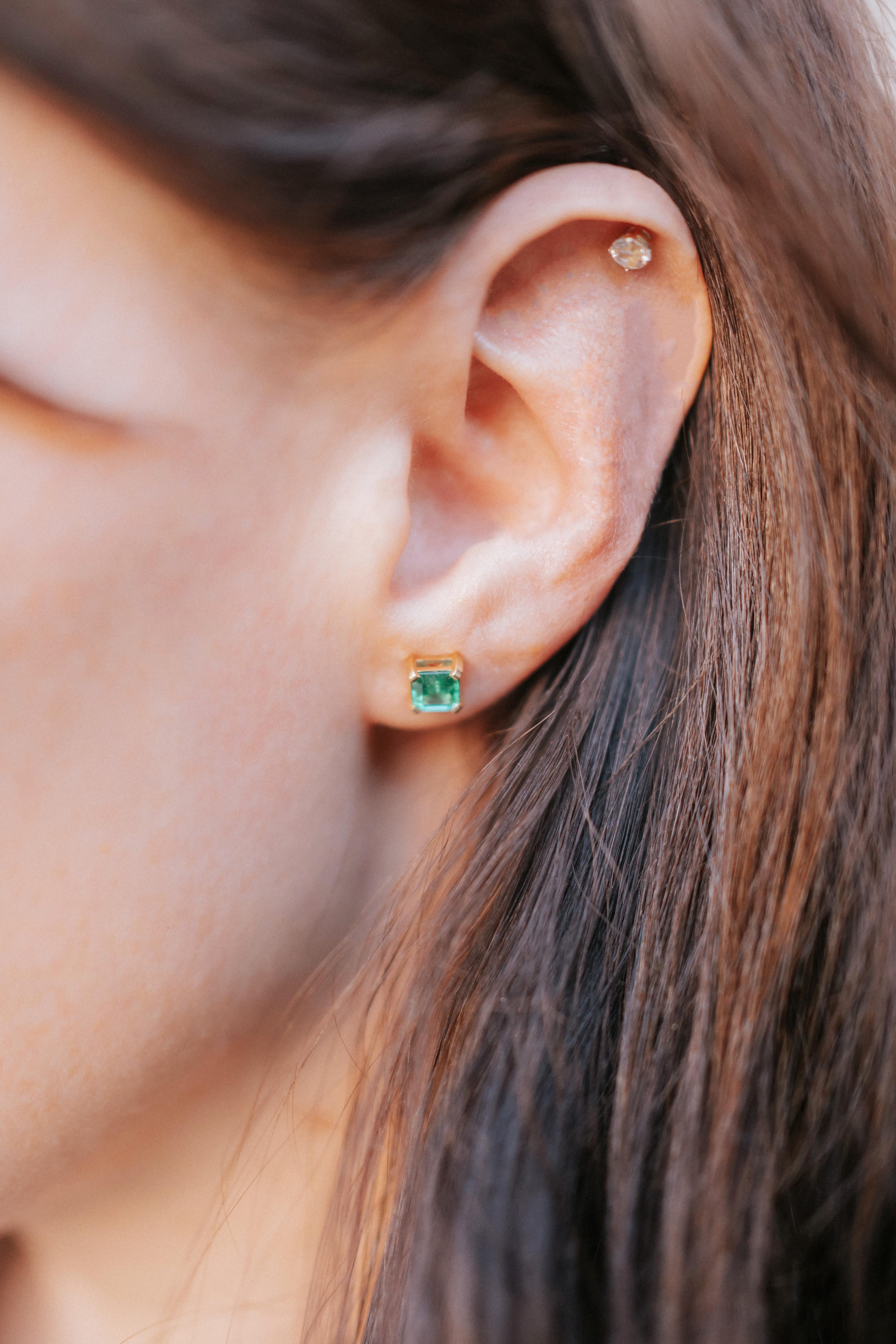green emerald earrings square