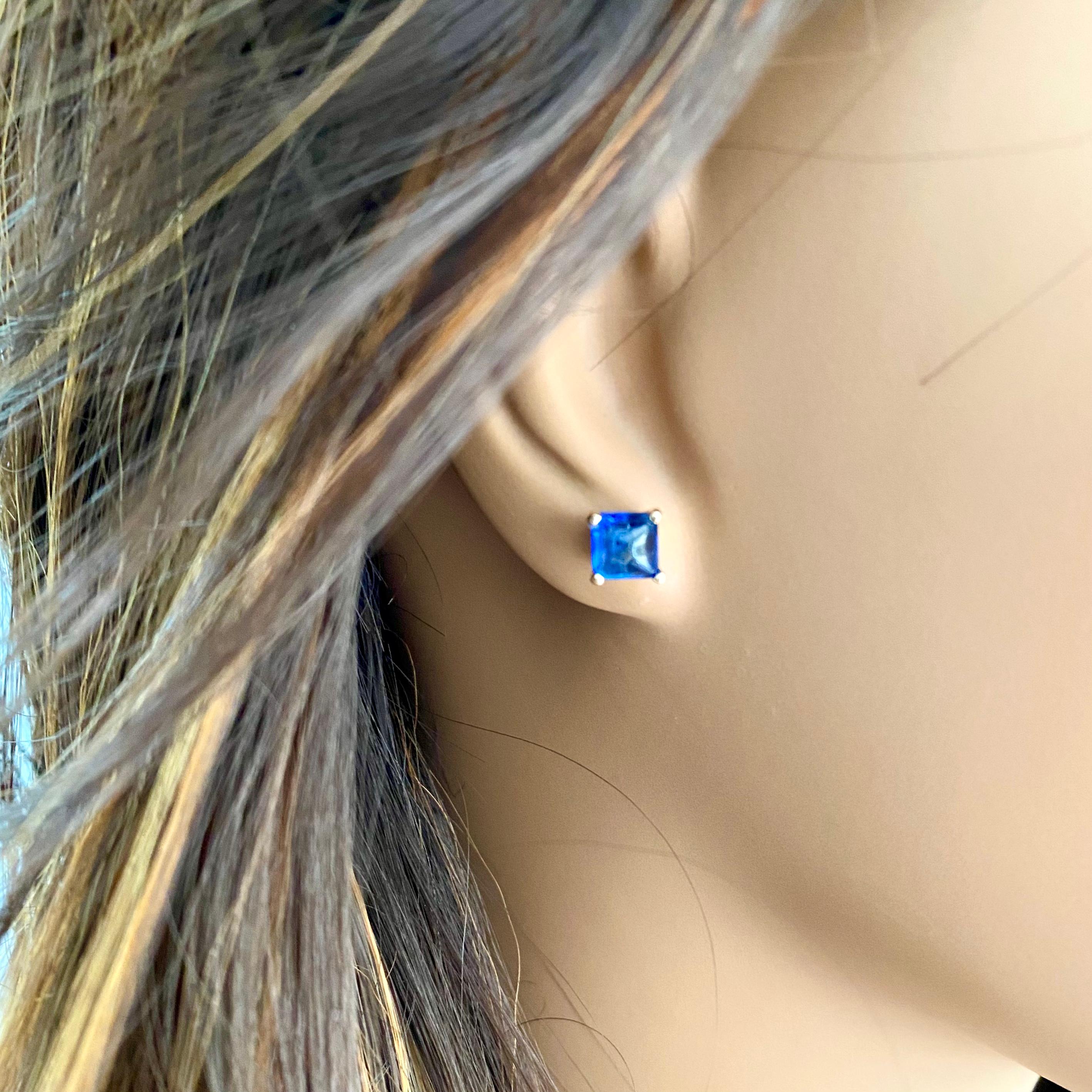 Contemporary Square Emerald Shaped Sugarloaf Ceylon Cabochon Sapphire Gold Stud Earrings