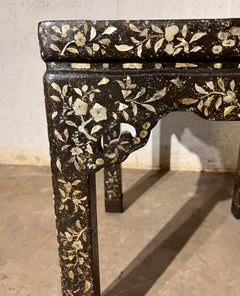 Mesa auxiliar cuadrada Dinastía Qing finales del siglo XVIII