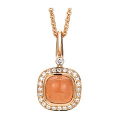 Collier pendentif Era carré en or rose 18 carats 25 diamants et 1 cabochon de quartz rose