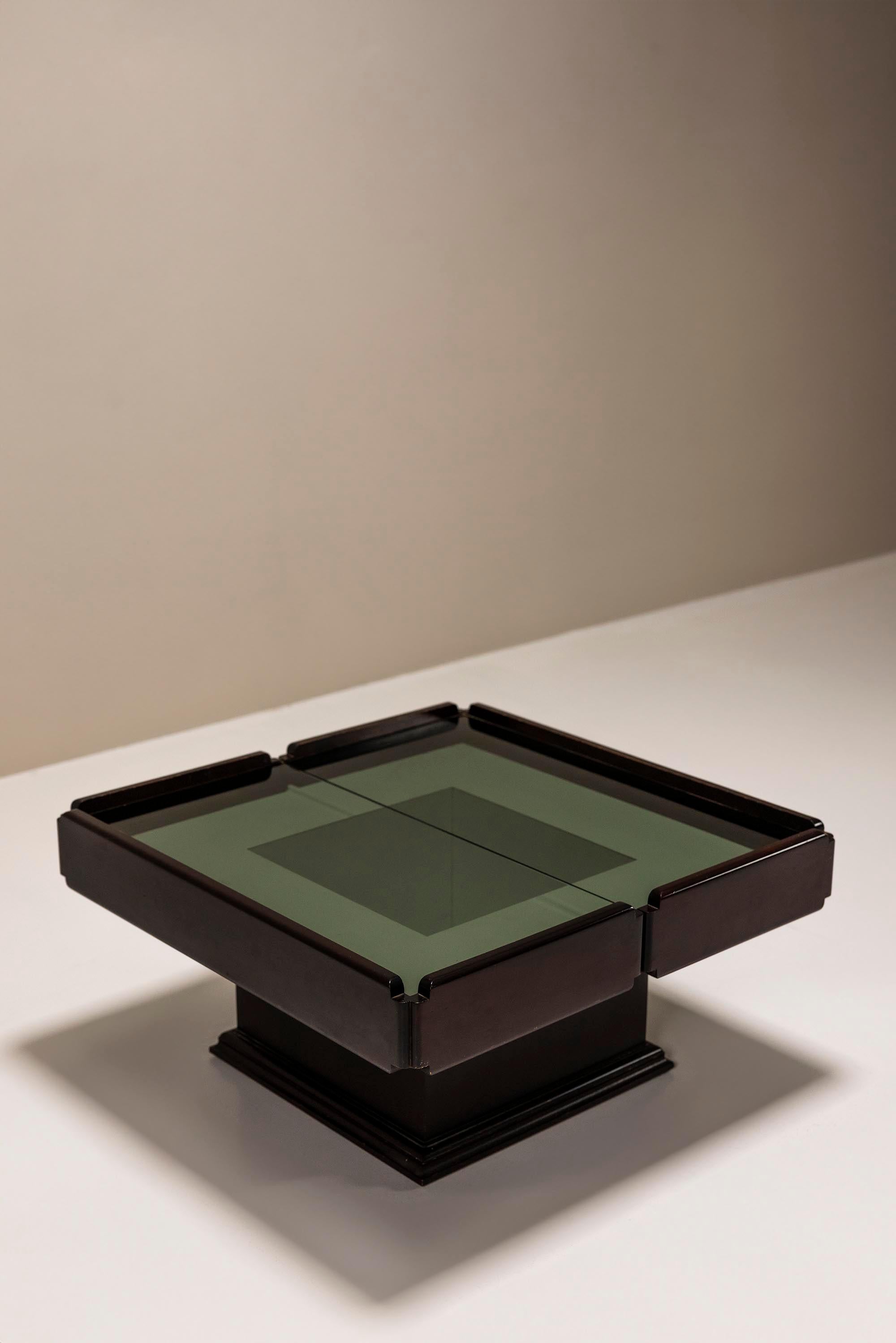 Mid-Century Modern Table basse carrée extensible en hêtre teinté avec plateau en verre, Italie, années 1960 en vente