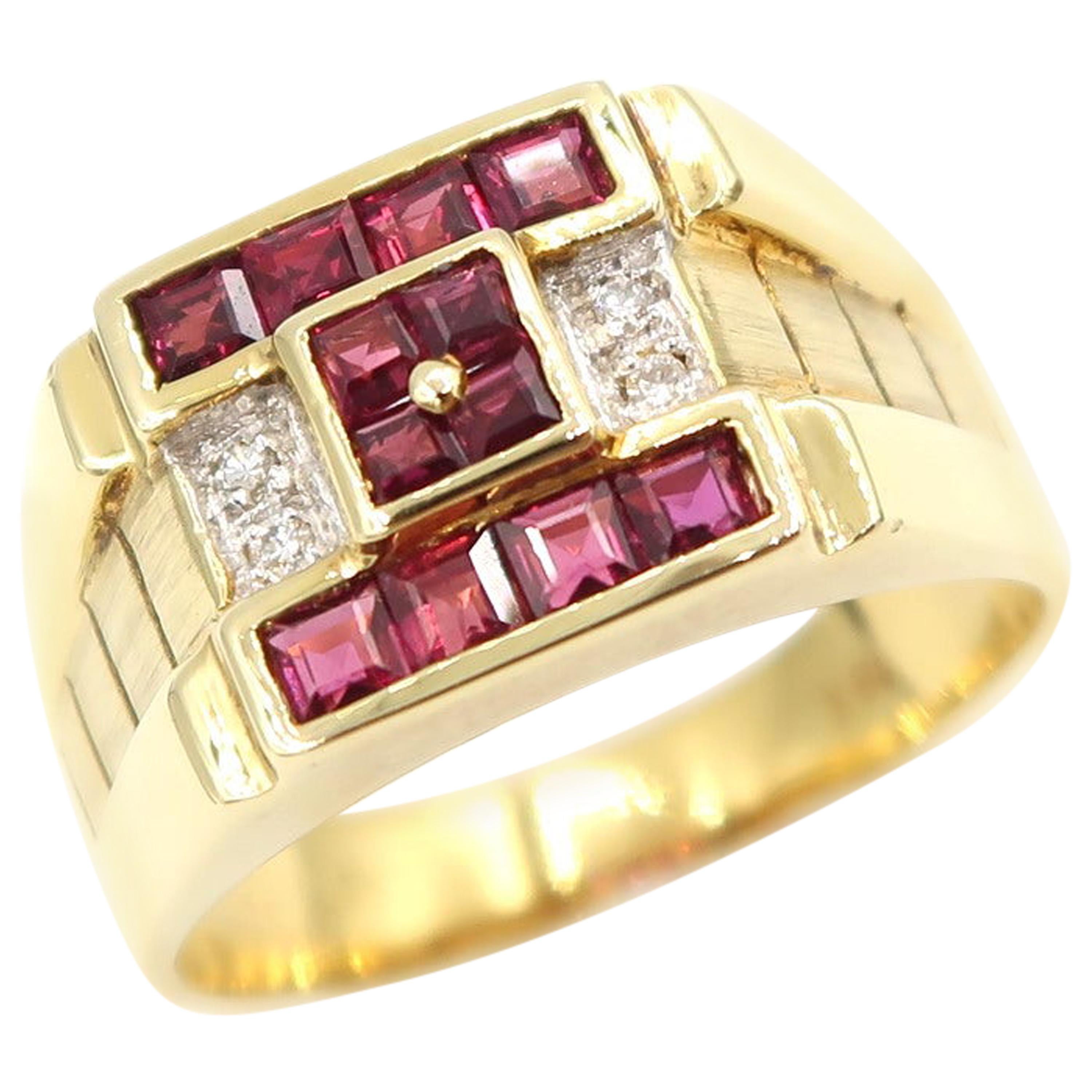 Square-Faced Rubies and Diamond 18 Karat Yellow Gold Signet Men's Ring