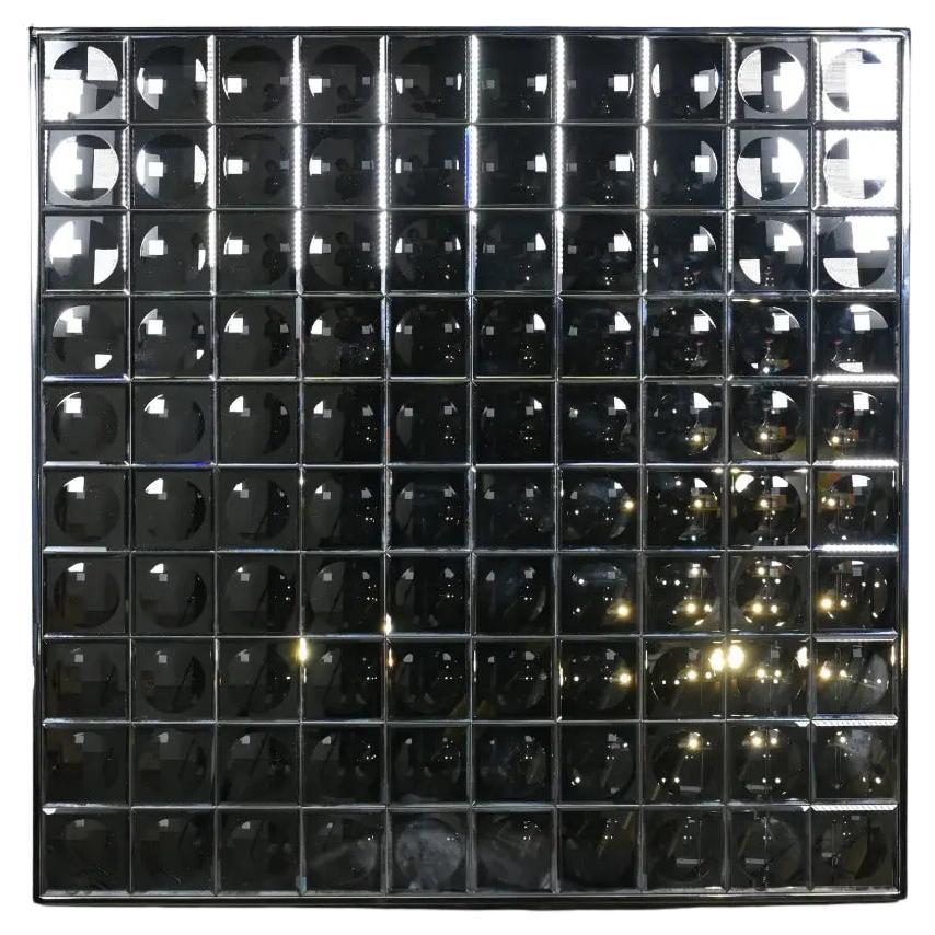 Quadratischer facettierter Wandspiegel in Chrom, 1970er Stil (Futuristisch) im Angebot