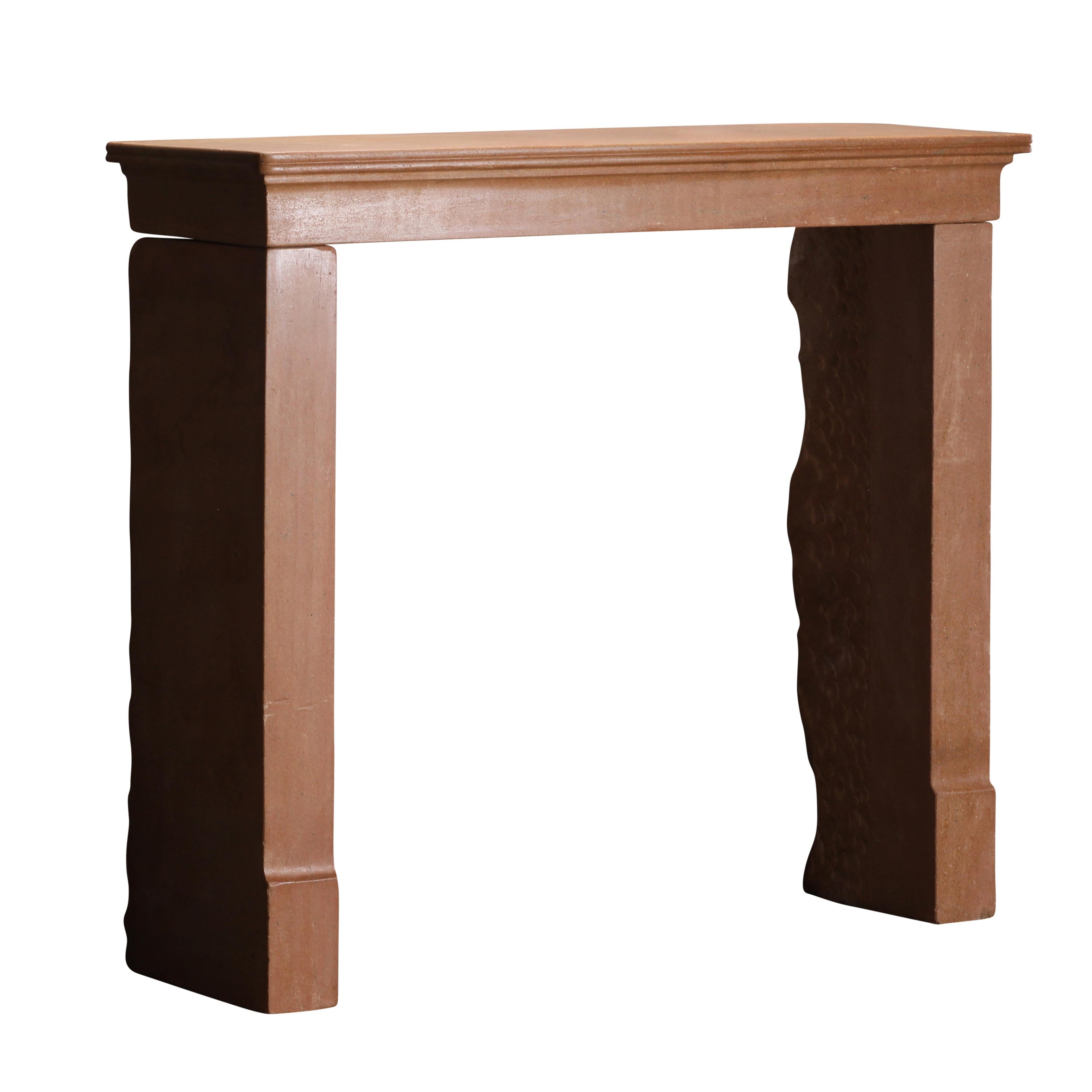 Cheminée carrée en pierre du sud de la France - Elegance intemporelle en vente 5