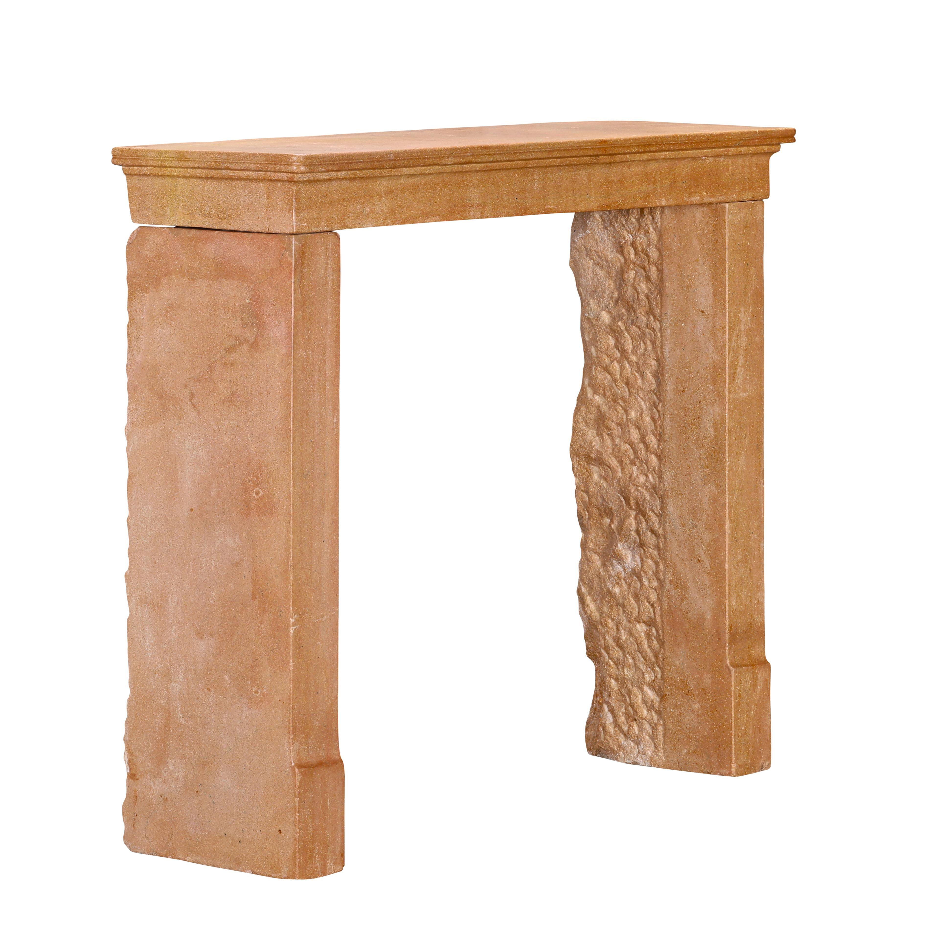 Cheminée carrée en pierre du sud de la France - Elegance intemporelle en vente 7