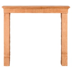 Cheminée carrée en pierre du sud de la France - Elegance intemporelle