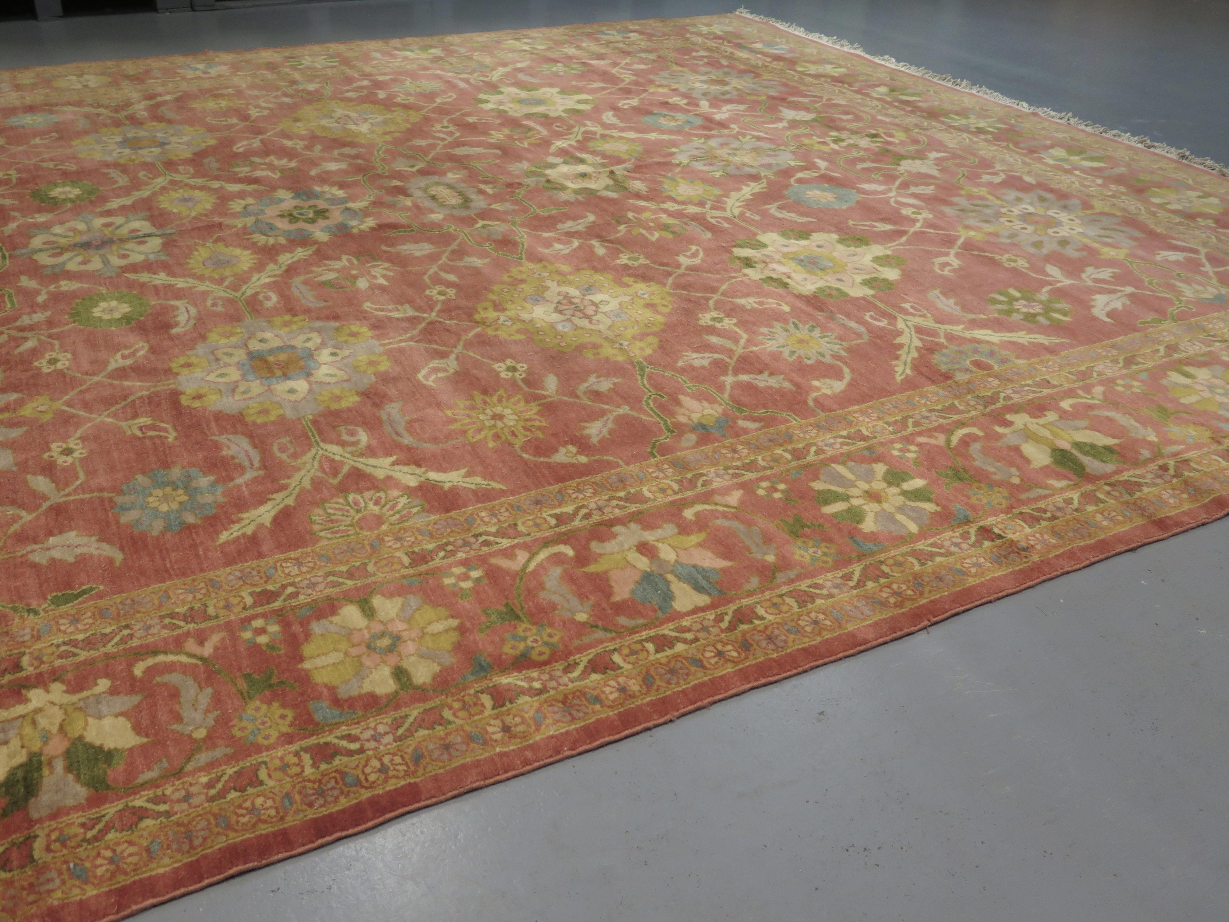 Quadratisches Format Contemporary Handwoven Ziegler Carpet (Sultanabad) im Angebot