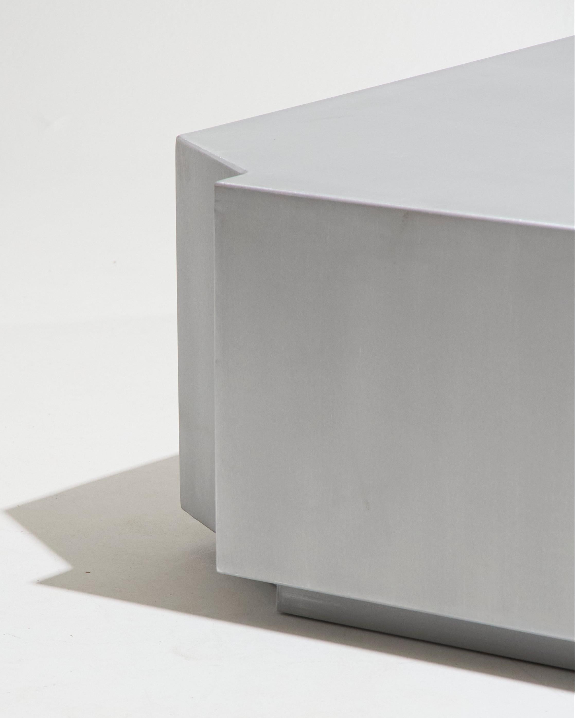 Mesa de centro cuadrada Funki Lounge de aluminio cepillado en venta 2