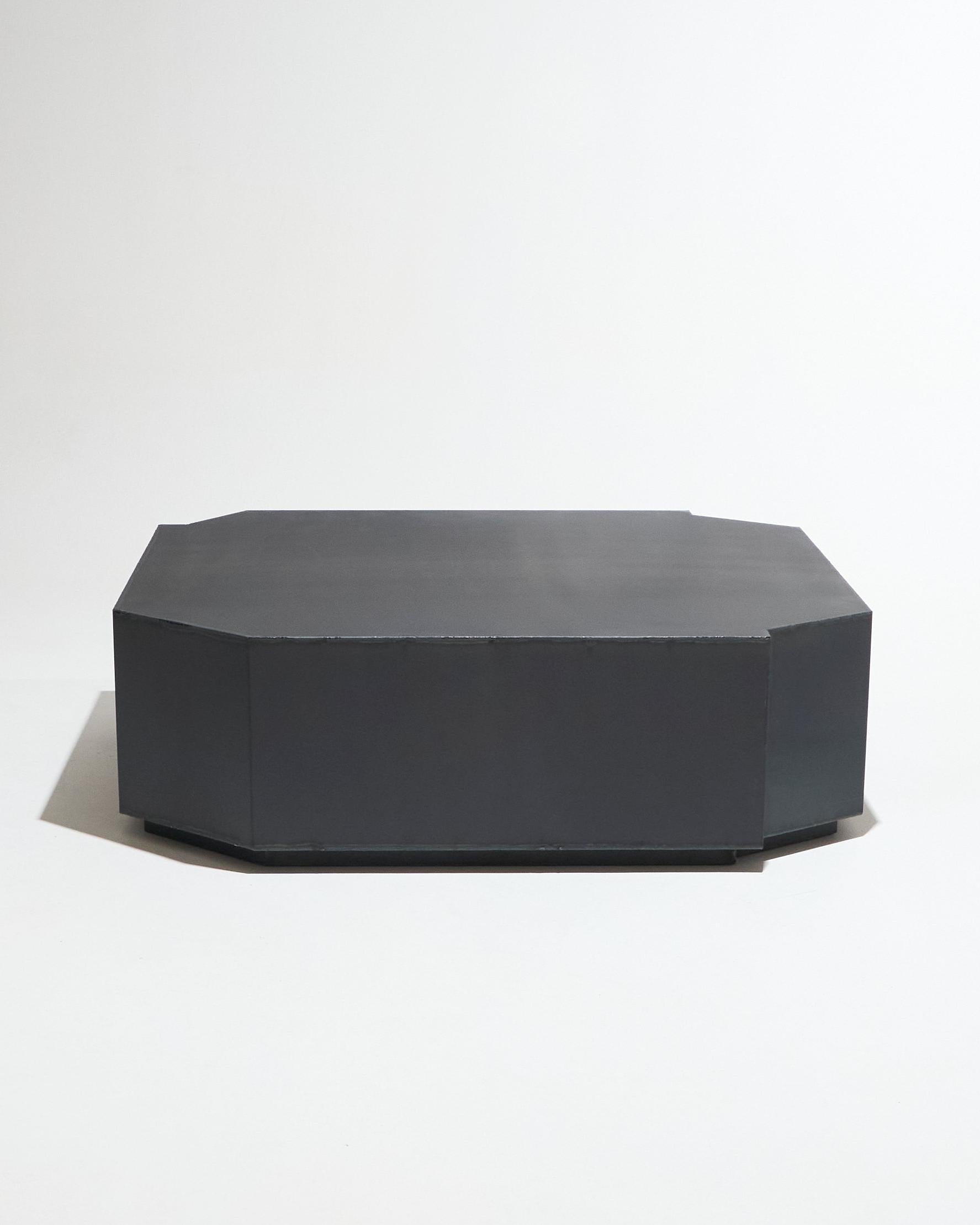 Mesa de centro cuadrada Funki Lounge de hierro bruto en Nuevo estado para la venta en PARIS, FR