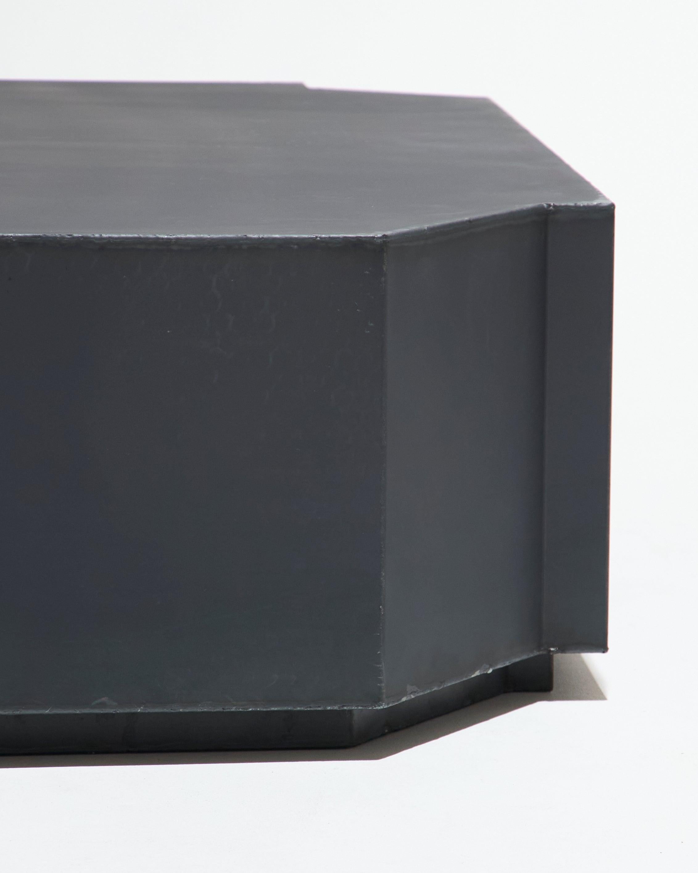 Mesa de centro cuadrada Funki Lounge de hierro bruto en venta 2