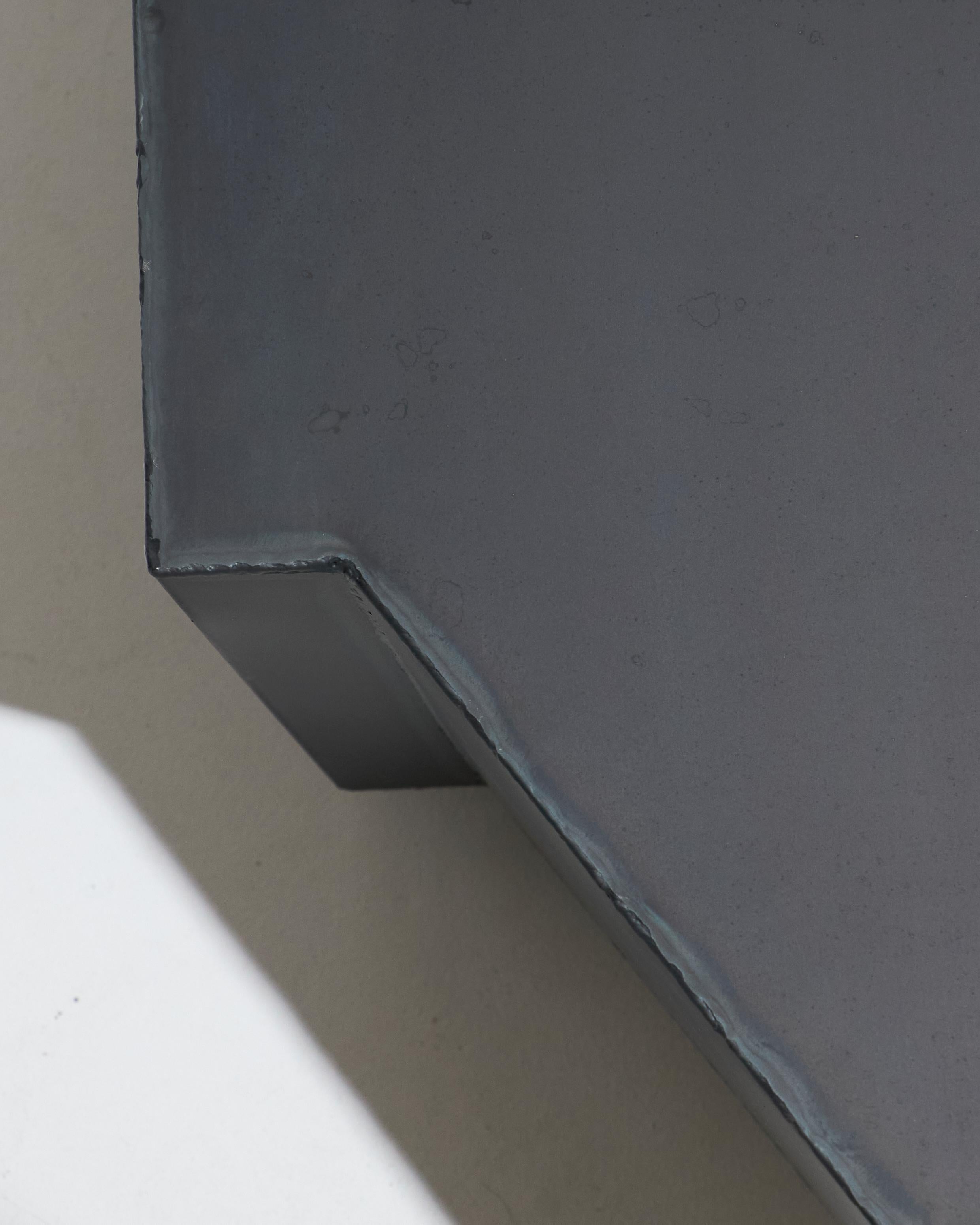 Mesa de centro cuadrada Funki Lounge de hierro bruto en venta 3