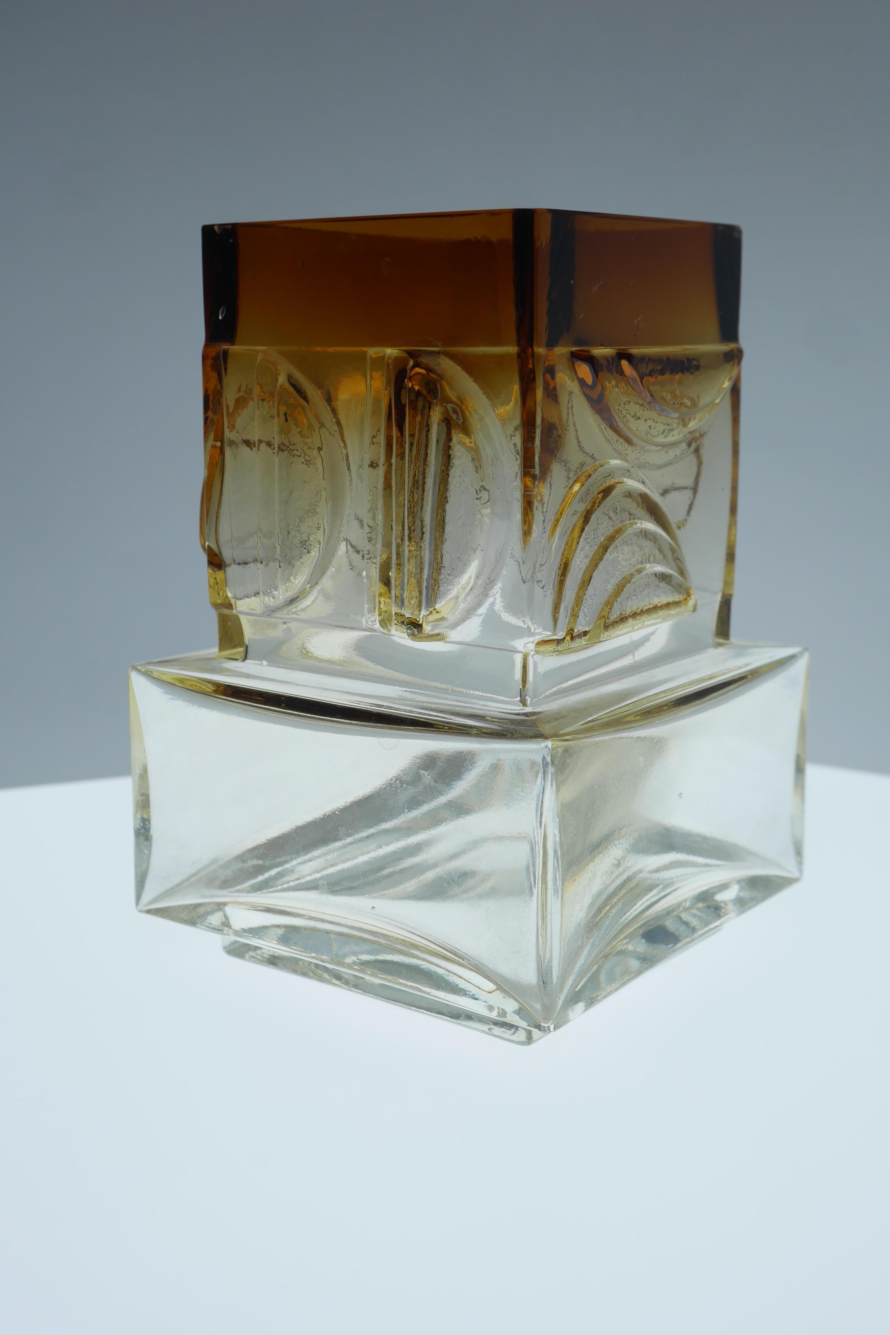 Mid-Century Modern Square Glass Vase by Pentti Sarpaneva, Oy Kumela, Finland For Sale