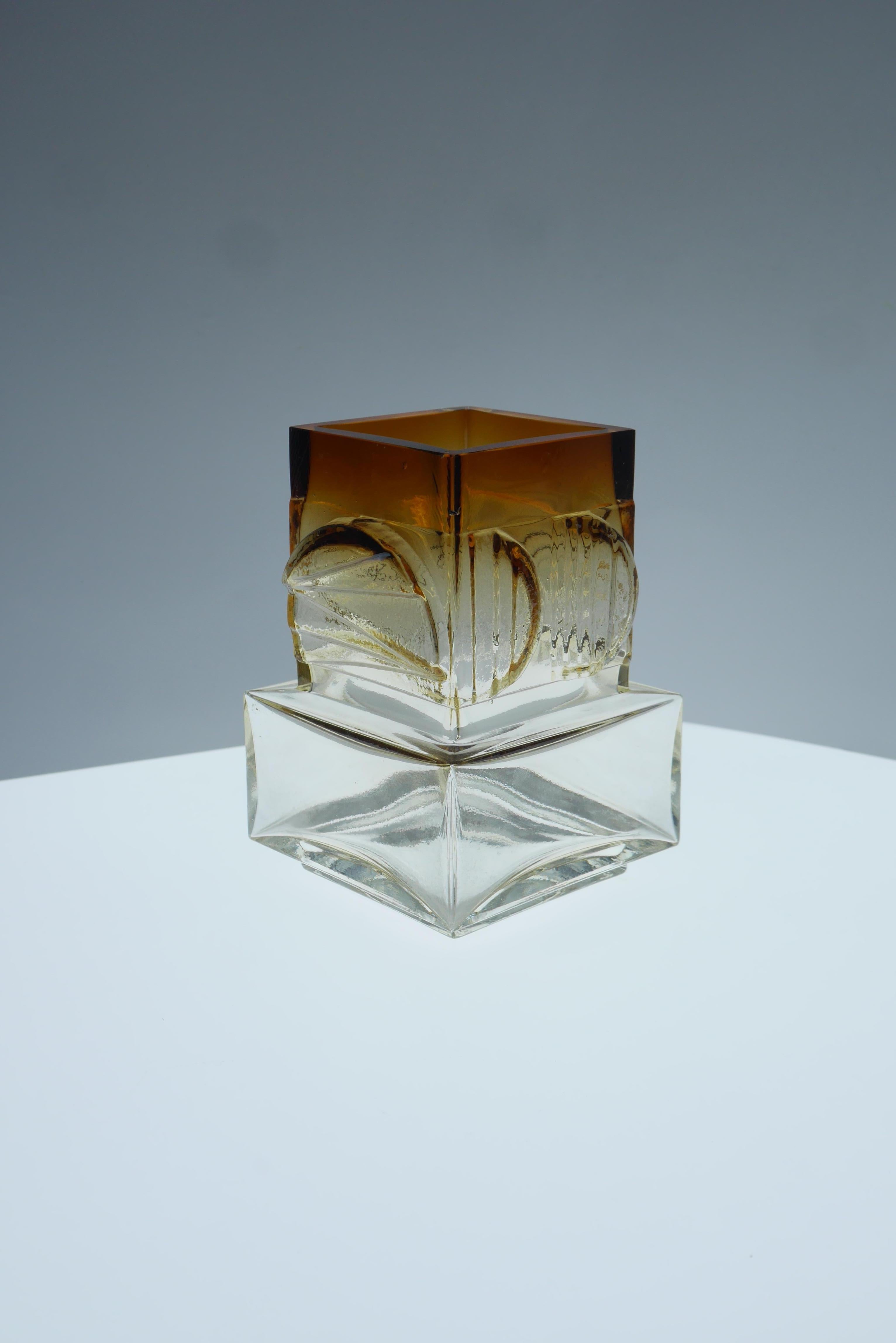 Square Glass Vase by Pentti Sarpaneva, Oy Kumela, Finland For Sale 1