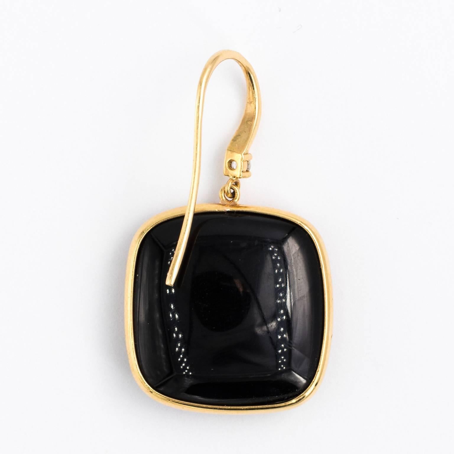 Square Gold and Onyx Earrings In Good Condition For Sale In St.amford, CT