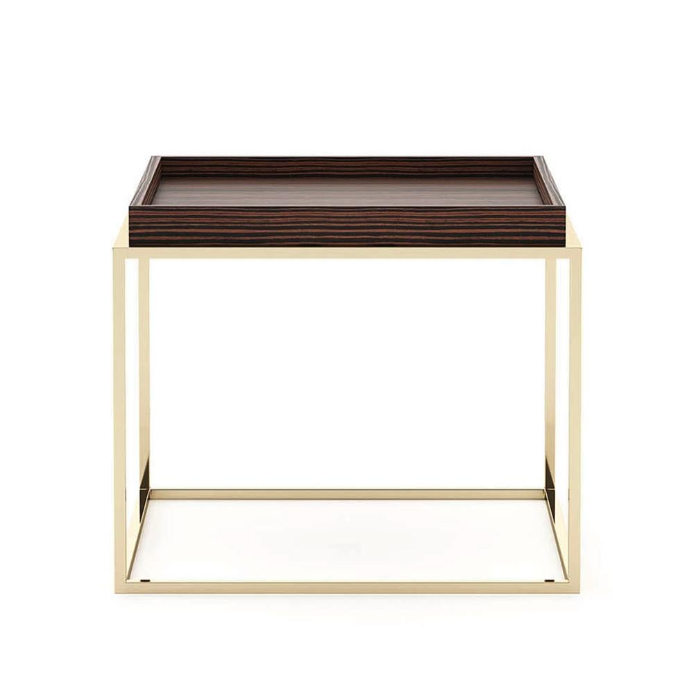Side table square gold legs with solid matte
eucalyptus top. With polished stainless steel base
in gold finish.