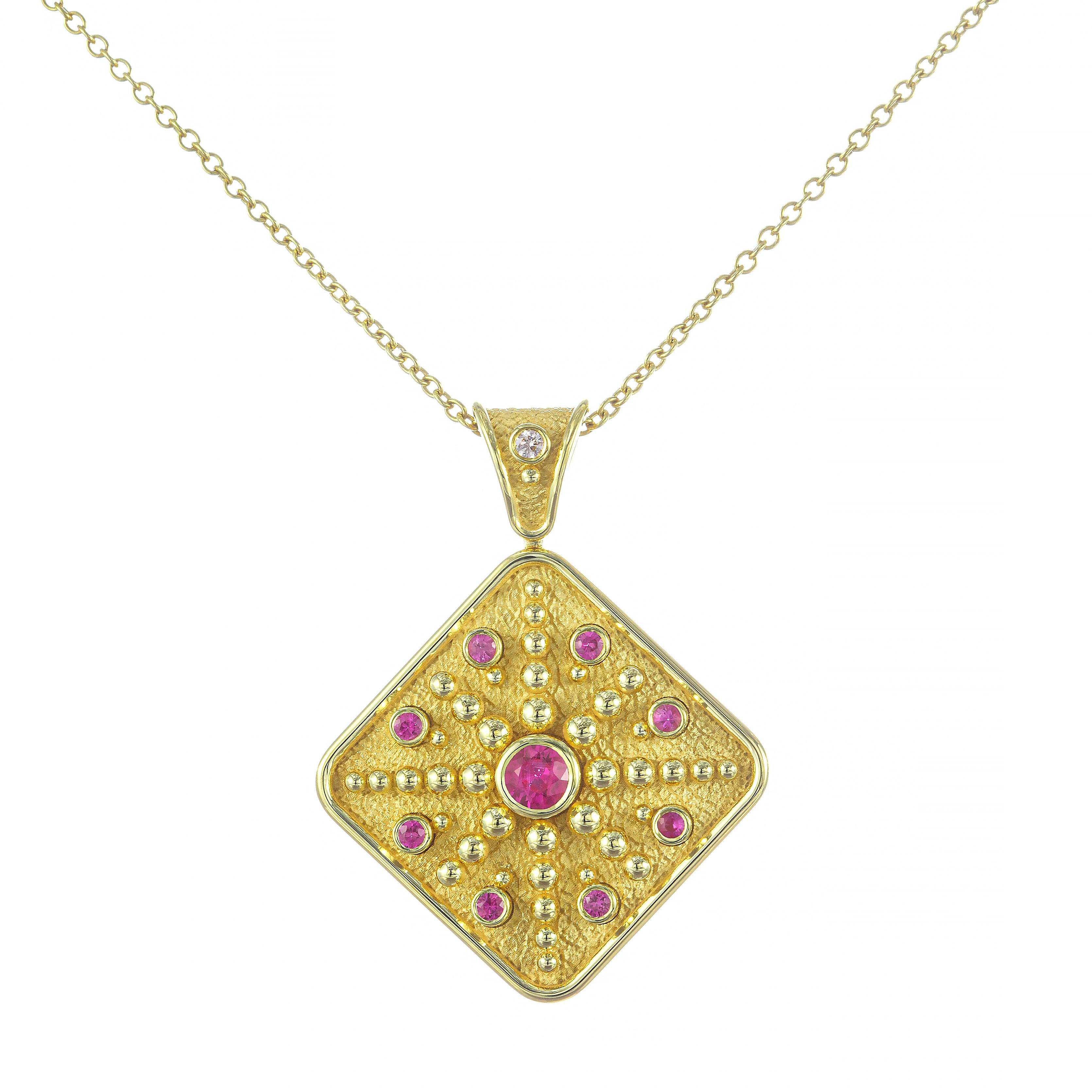 Quadratischer Goldanhänger mit rosa Saphiren und Diamanten (Rundschliff) im Angebot