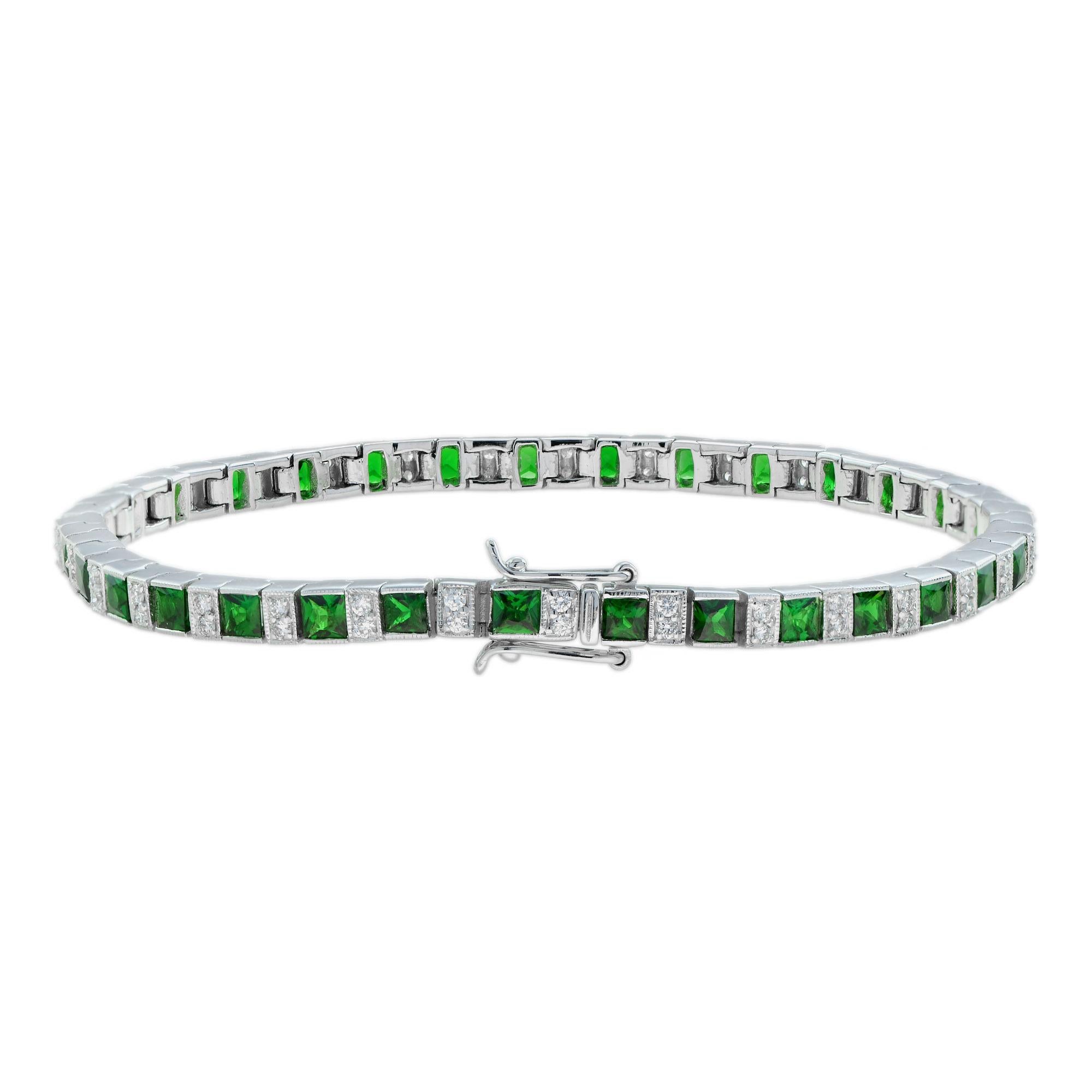 Art Déco Bracciale quadrato in oro bianco con tsavorite verde e diamanti, in stile Art Deco, a forma di Tennis in vendita