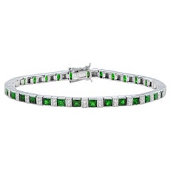 Bracciale quadrato in oro bianco con tsavorite verde e diamanti, in stile Art Deco, a forma di Tennis