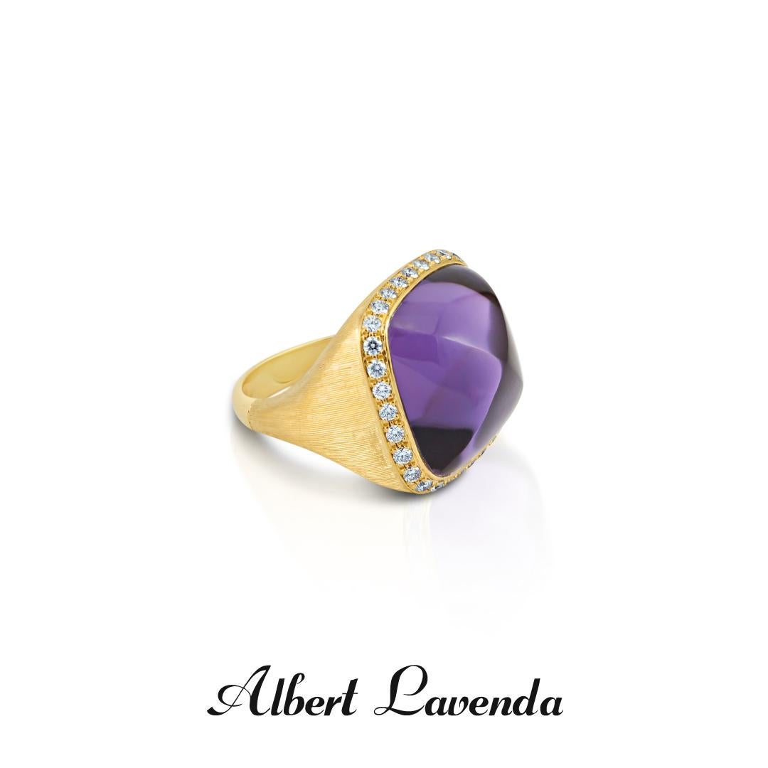 Designer Square Hand Curved Cabochon Big Amethyst & Diamonds in 18k Gold In New Condition In London, GB