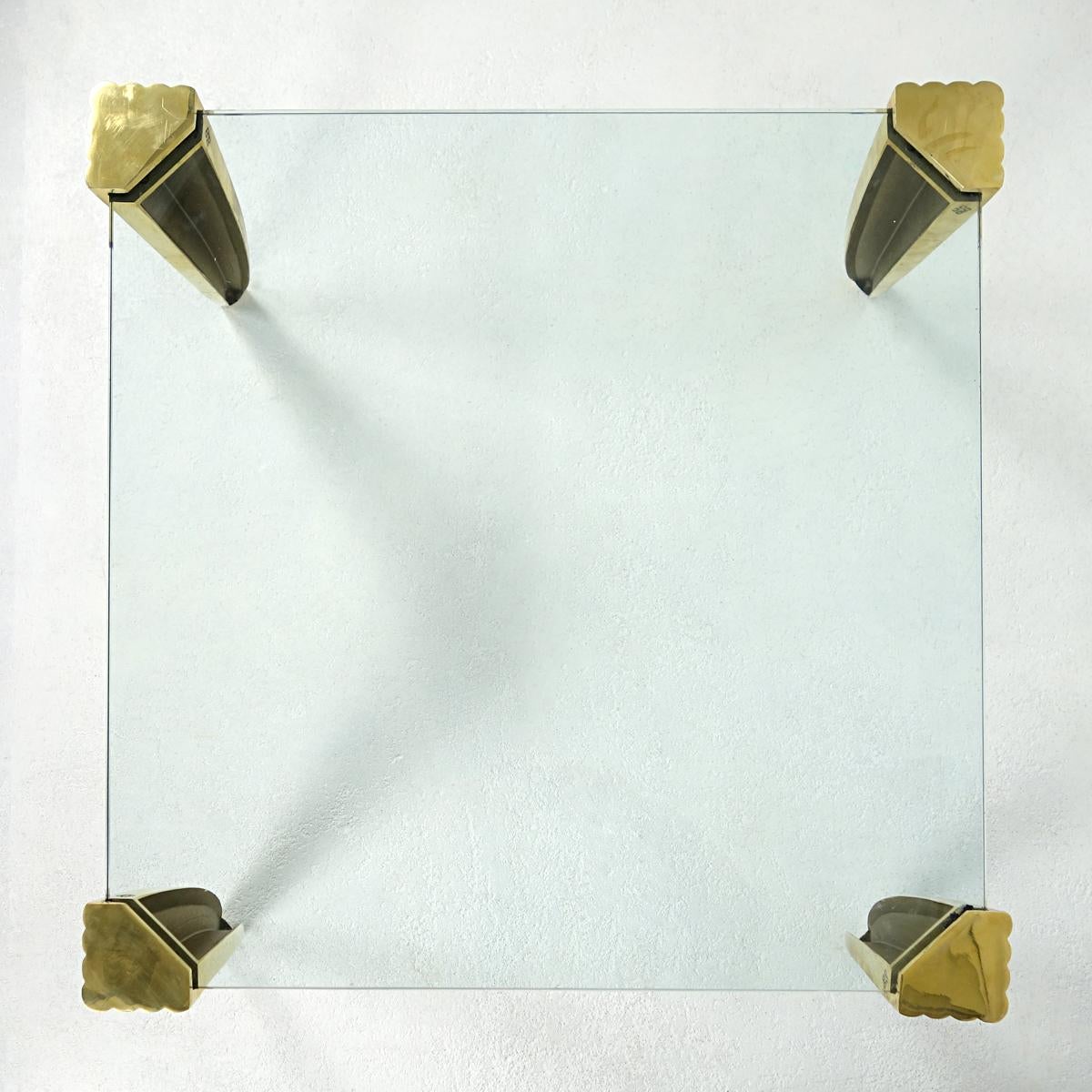 Quadratischer Hollywood Regency Couchtisch aus Glas und Messing von Ghyczy im Zustand „Gut“ im Angebot in Doornspijk, NL
