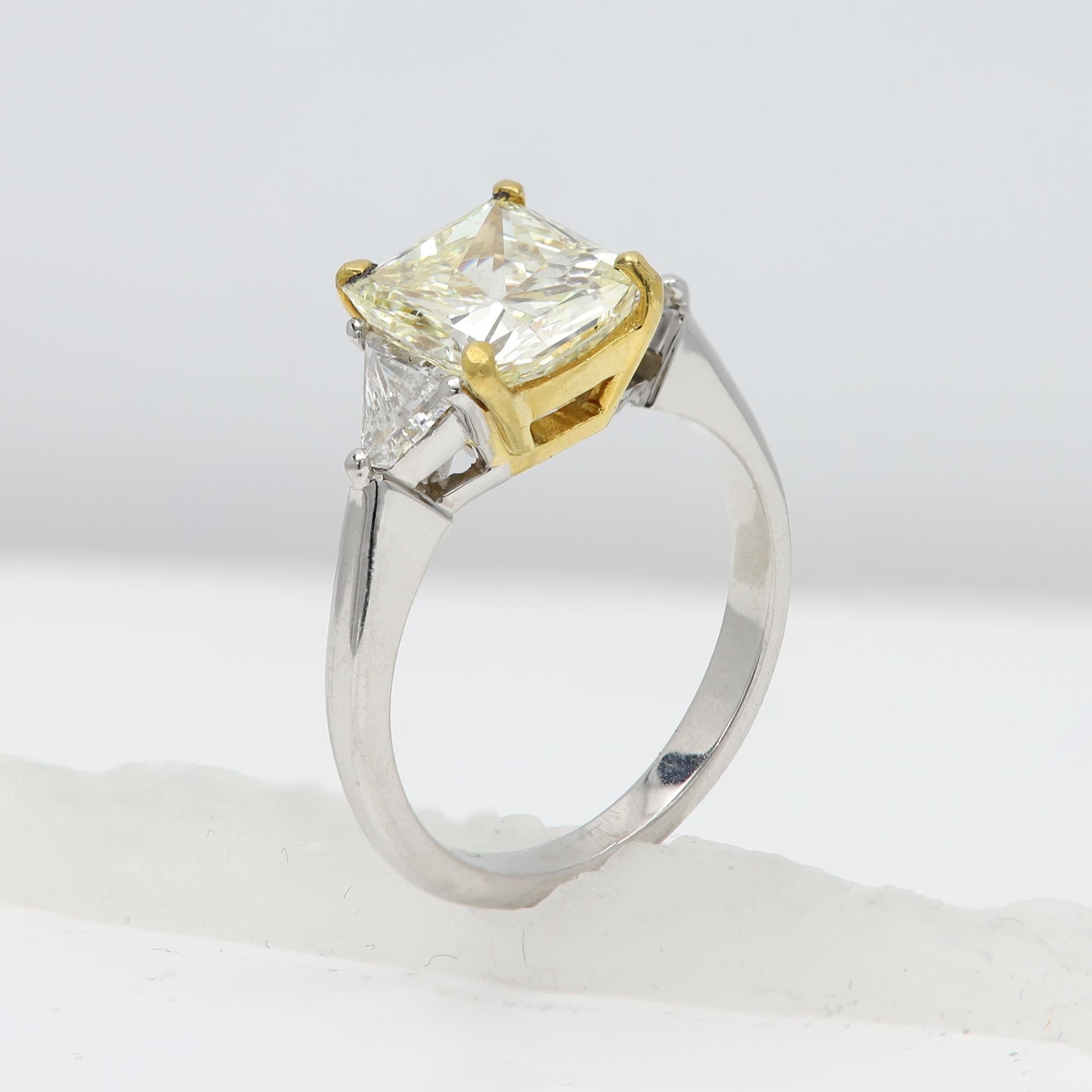 Square-ish 2.68 CT Natural Diamond Large Fancy Light Yellow Platinum & 22 karat For Sale 6