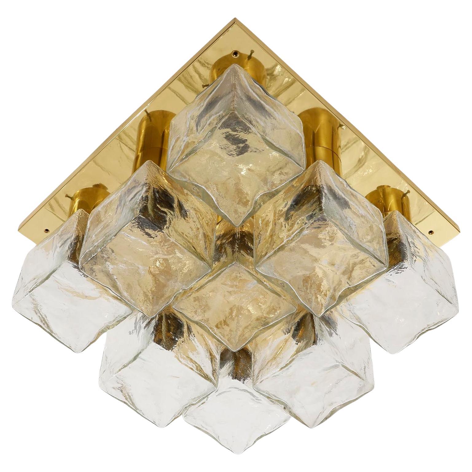 Autrichien Plafonnier ou applique affleurante carrée Kalmar, laiton en verre coulé, années 1970 en vente
