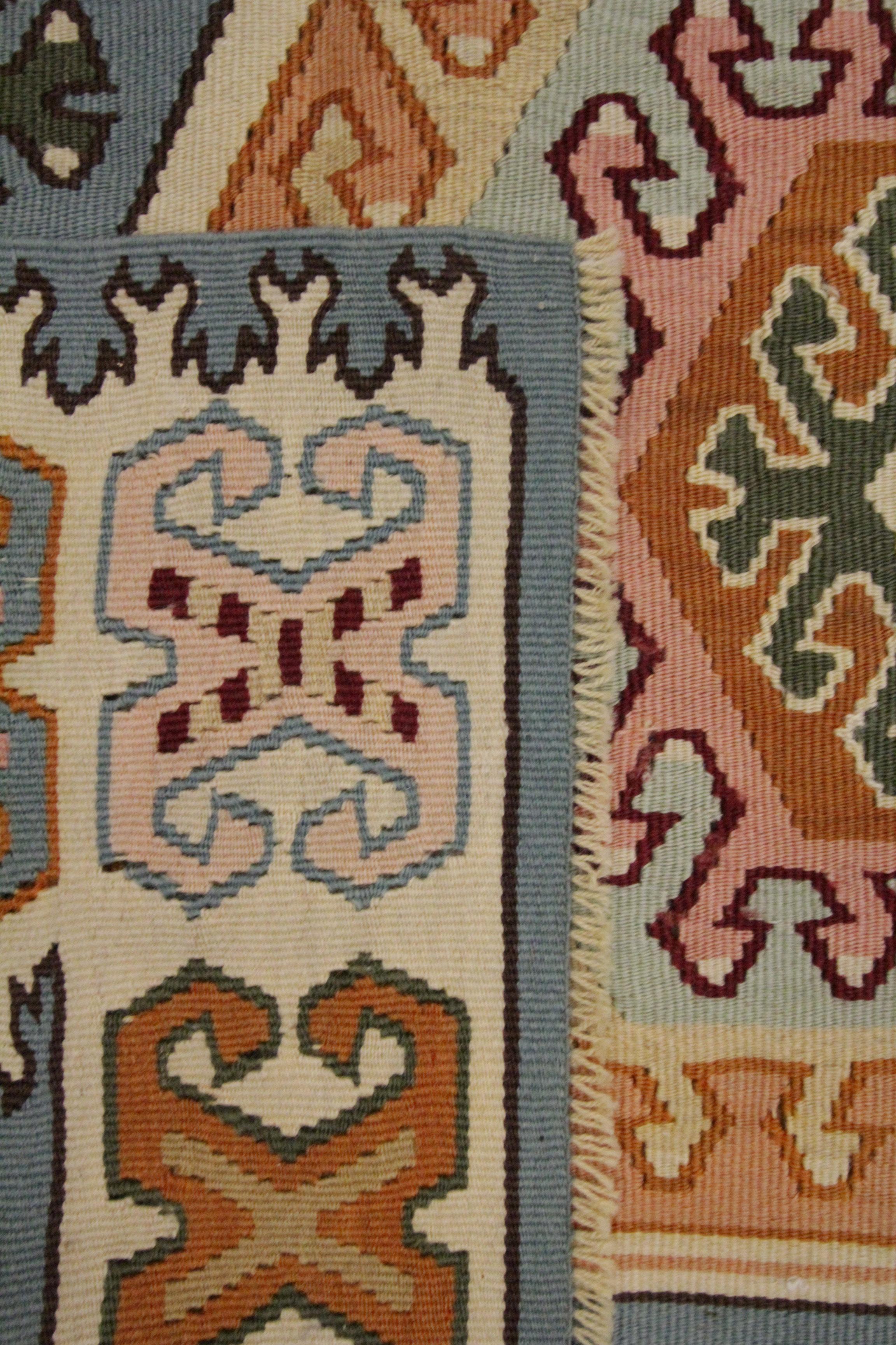 Mid-20th Century Square Kilim Rug Handwoven Antique Rug Traditional Wool Livingroom Rug