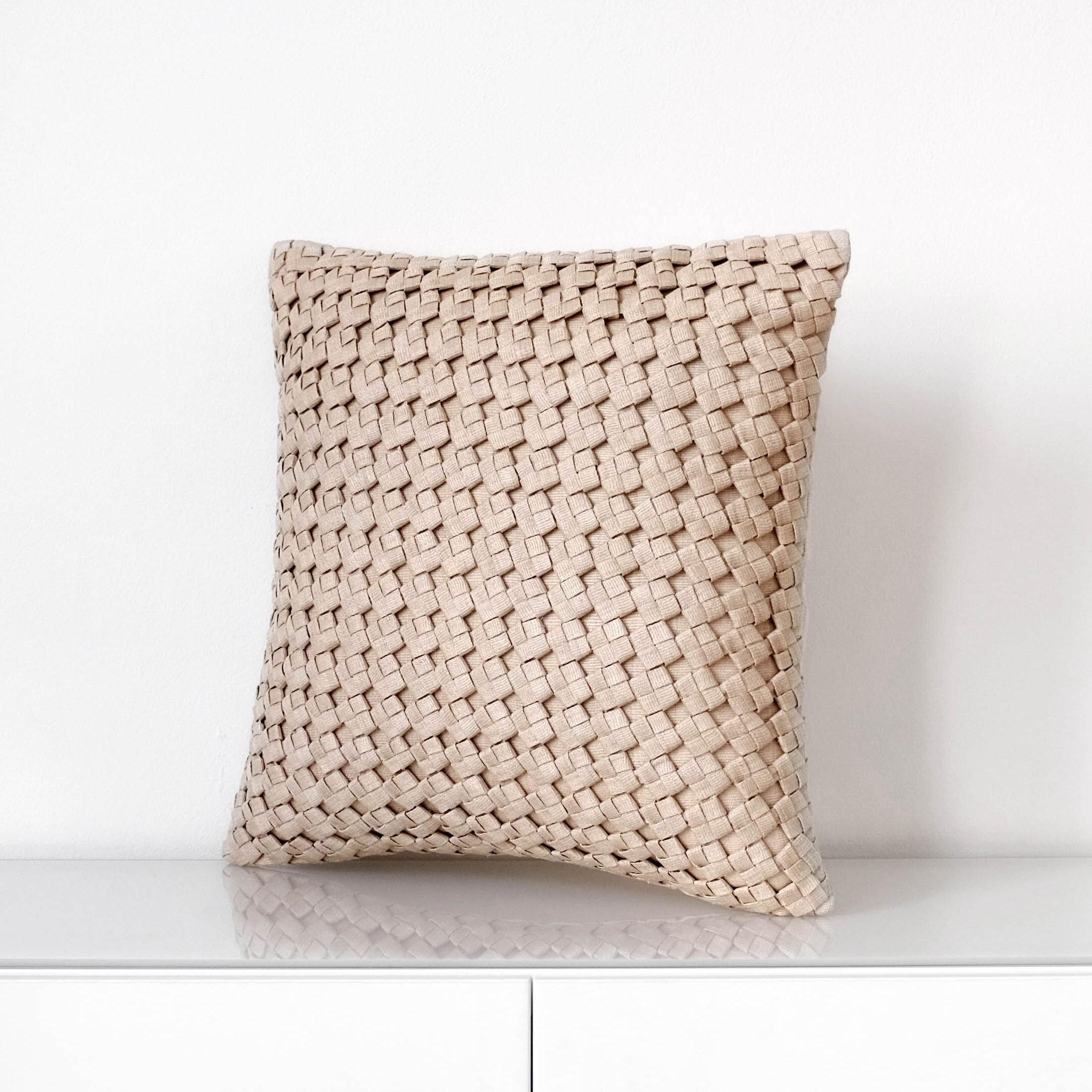 Handcrafted cushion cover made with naturally dyed and delicately woven T’nalak cloth from Abaca fibres and fastened with coconut shell buttons
Colour: light sand

Measures: 50 x 50 cm
19.7? x 19.7?
Recommended cushion filler: 61 x 61 cm / 24?
