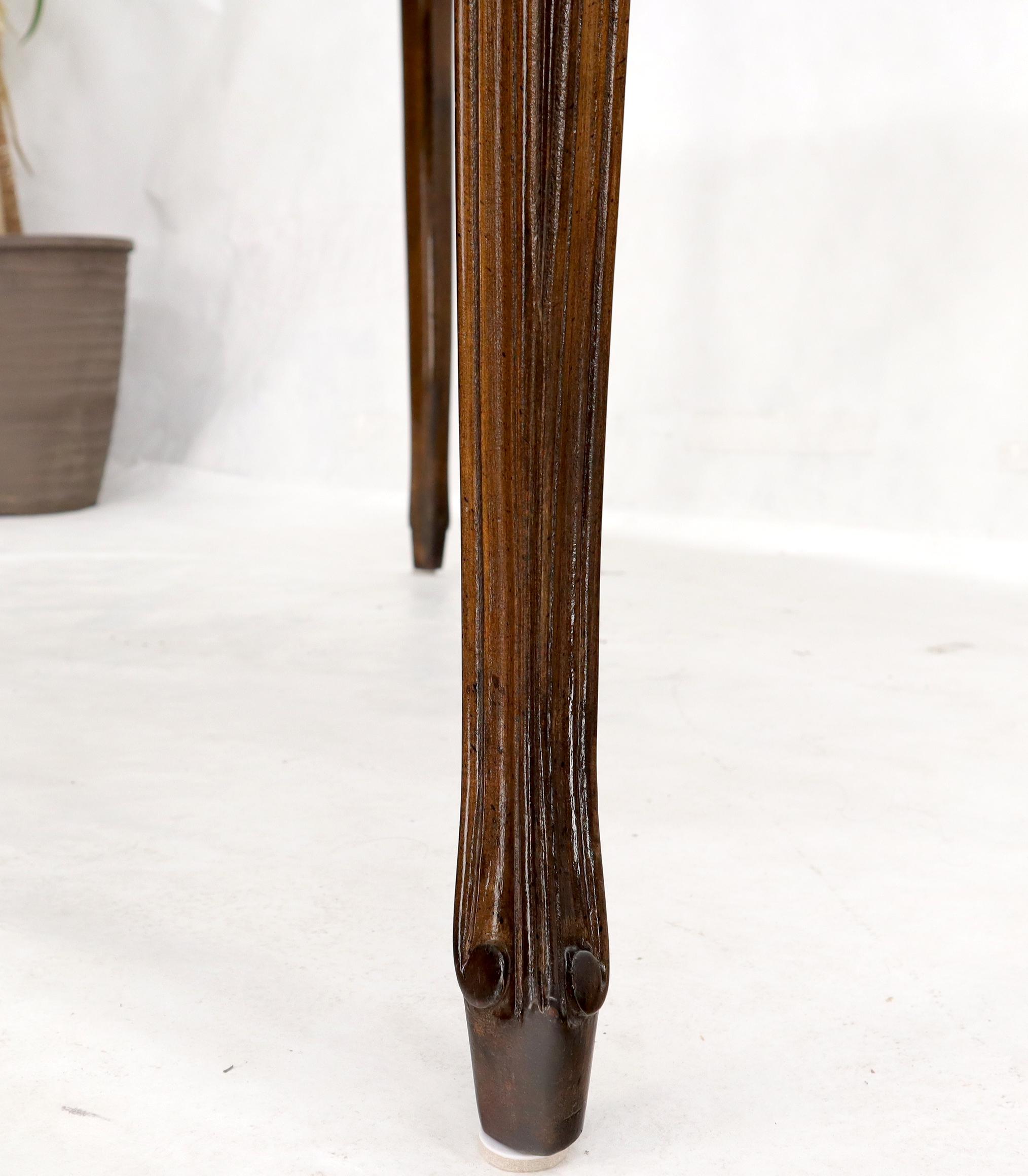 Quadratischer Esstisch mit Lederplatte im französischen Stil mit Cabriole-Bein und einer Schublade 2