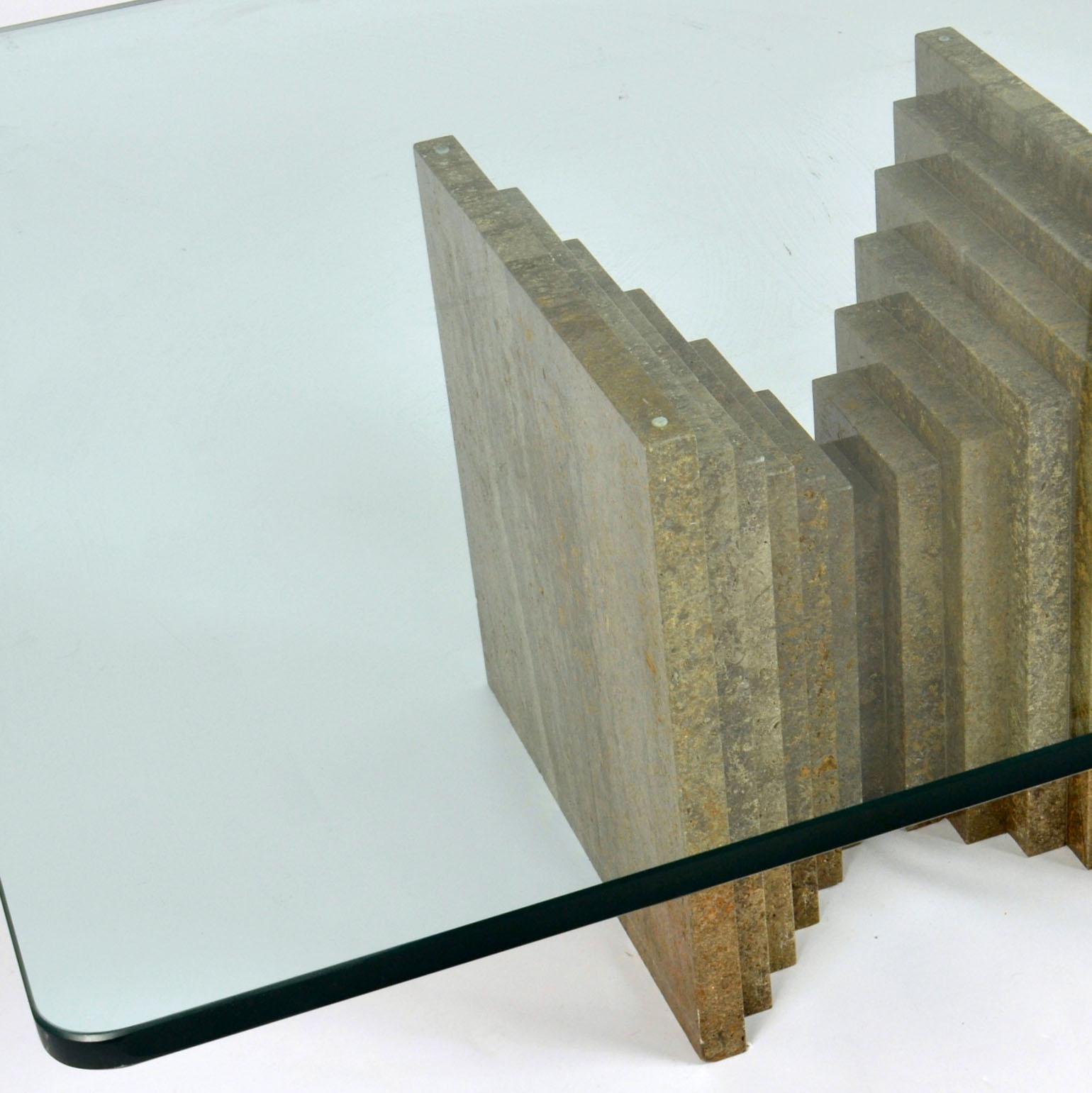 Quadratischer Couchtisch mit Marmorsockel und Glasplatte, Carlo Scarpa zugeschrieben im Angebot 6