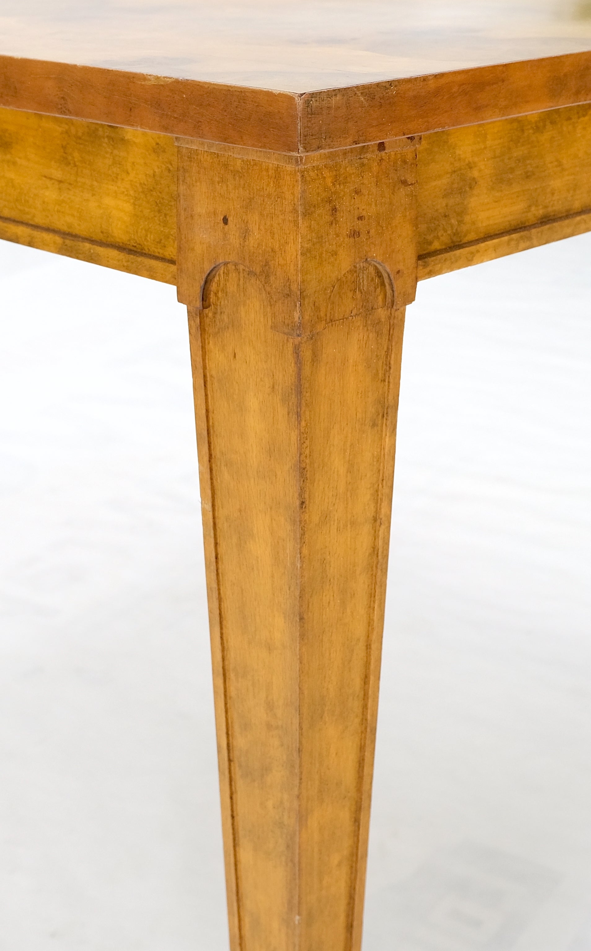 Square Mid-Century Modern Burl Wood Top Side End Table Stand Stunning Pattern In Good Condition In Rockaway, NJ