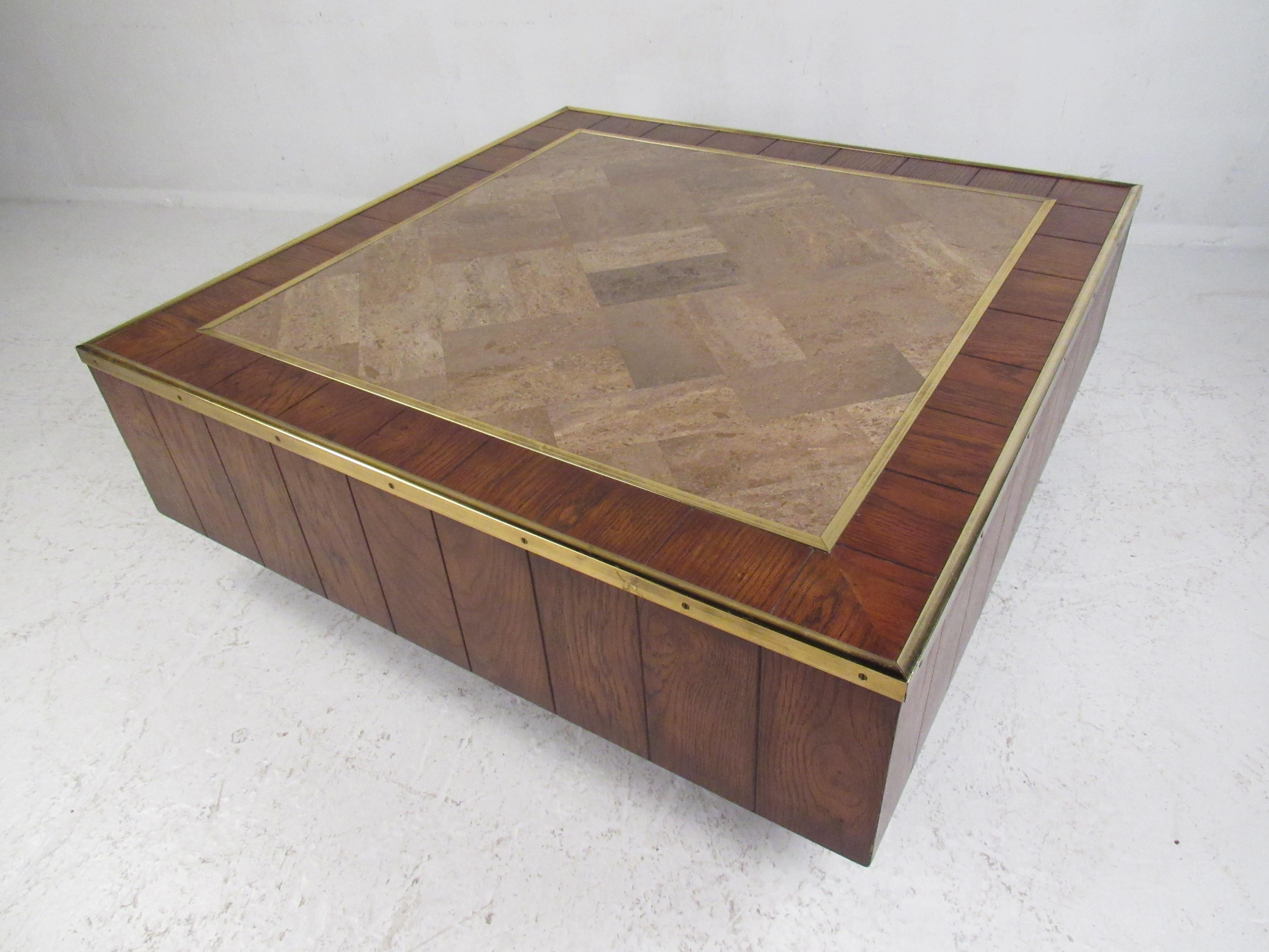 Square Mid-Century Modern Coffee Table In Good Condition For Sale In Brooklyn, NY