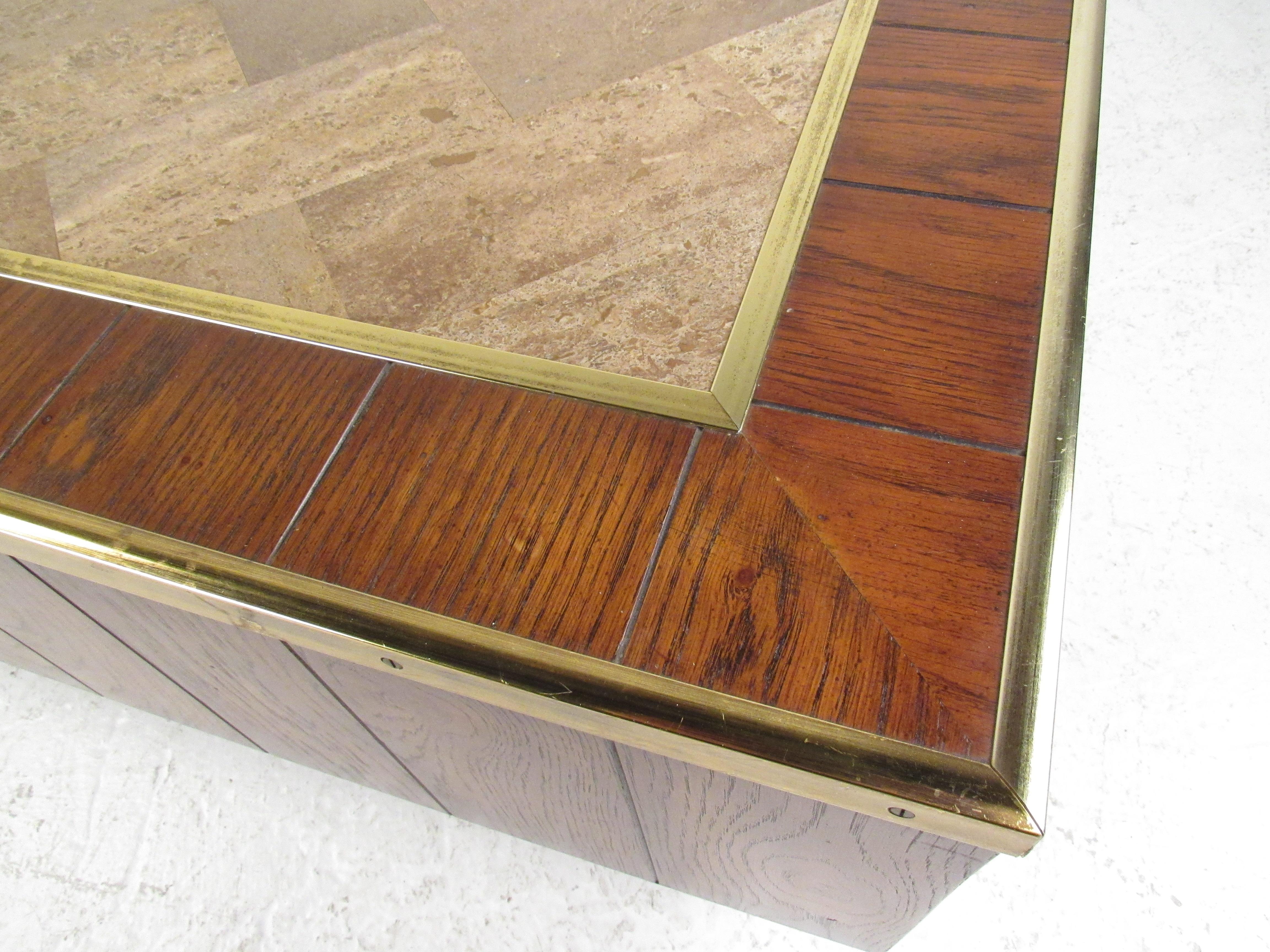 Square Mid-Century Modern Coffee Table For Sale 1