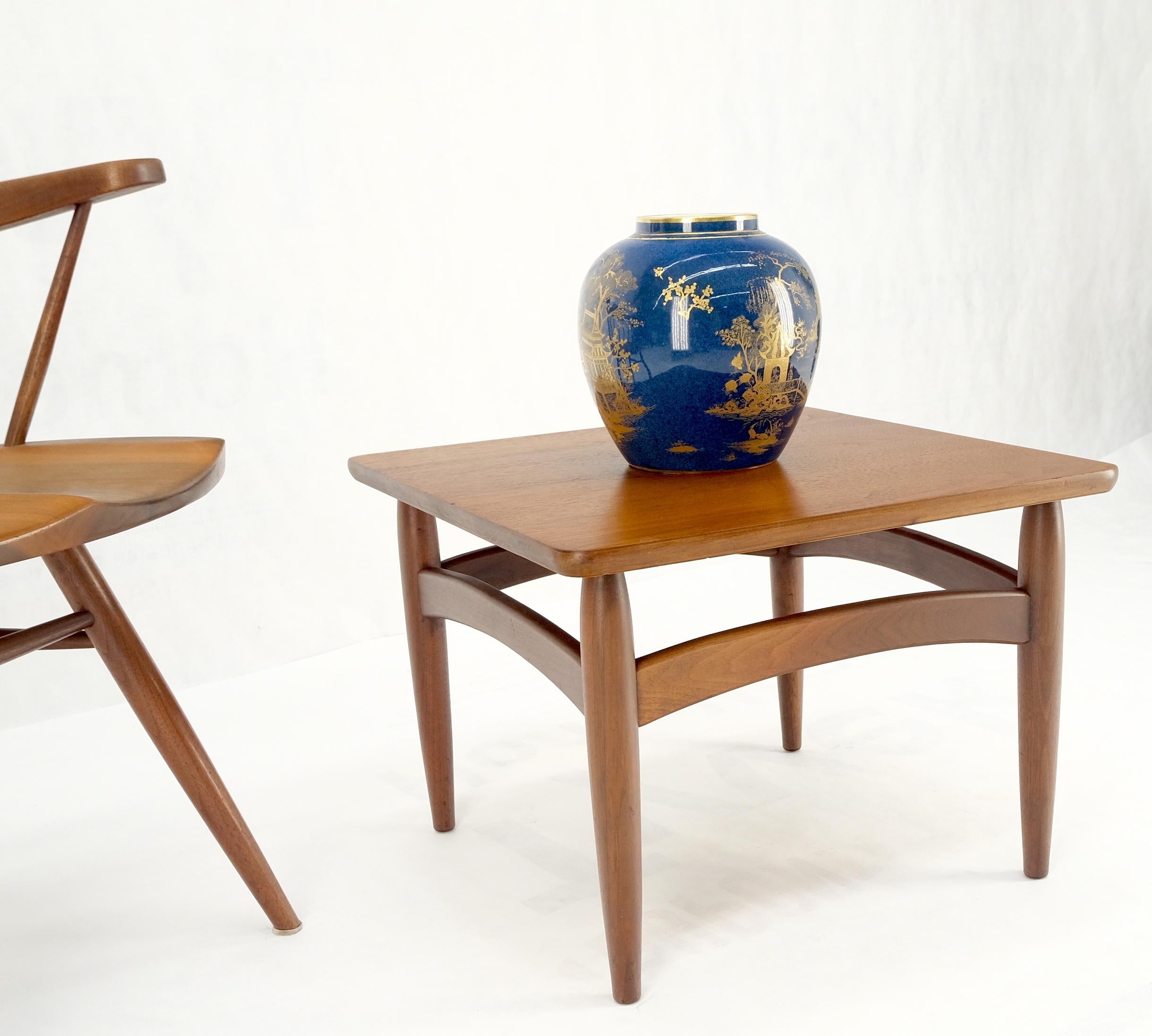 Table basse carrée d'appoint mi-siècle moderne à pieds en forme de chevalet en noyer, couleur menthe en vente 4