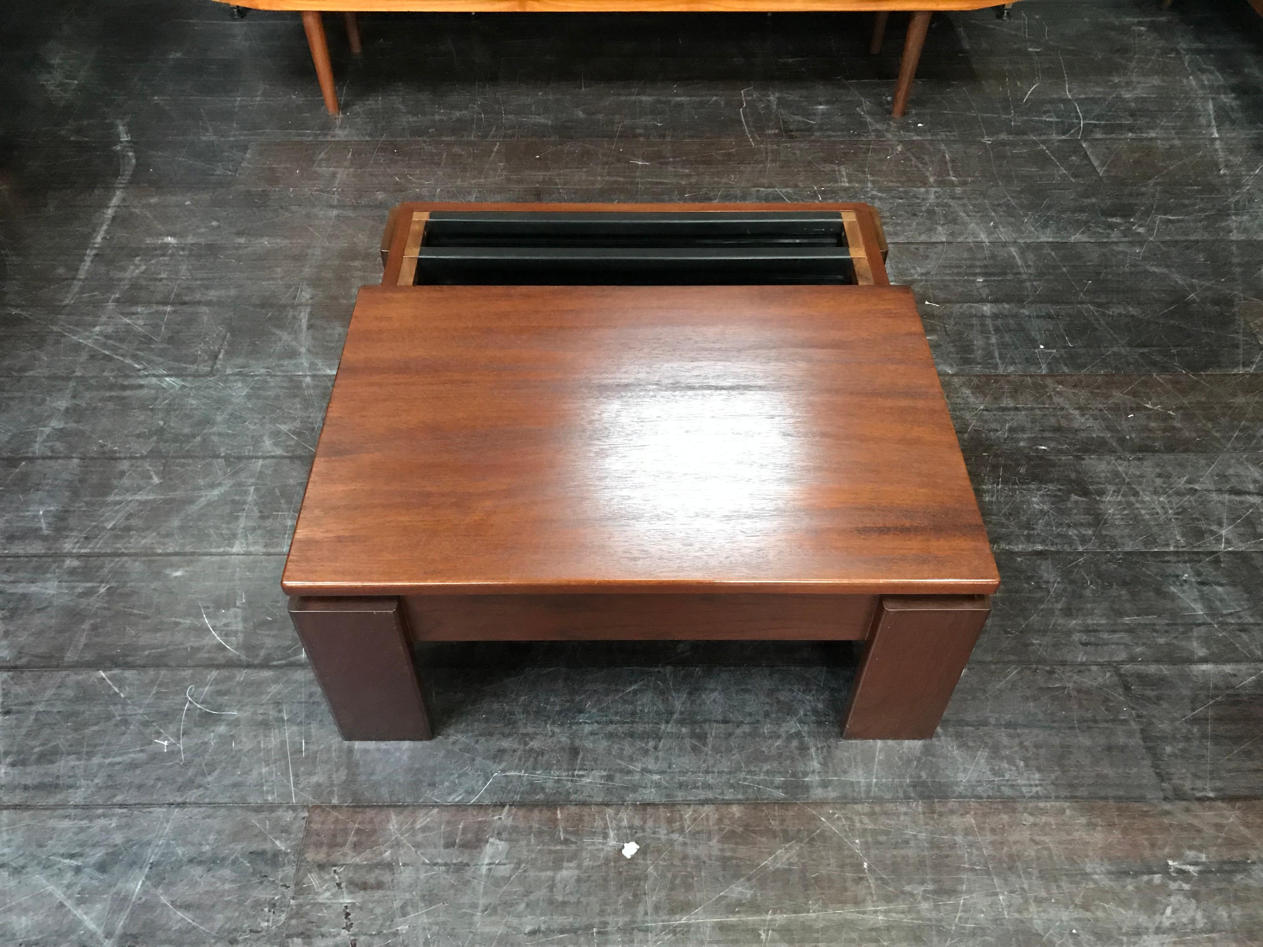 Square Minimalist Midcentury Teak Coffee Table with Twin Magazine Pockets In Good Condition For Sale In Glasgow, GB