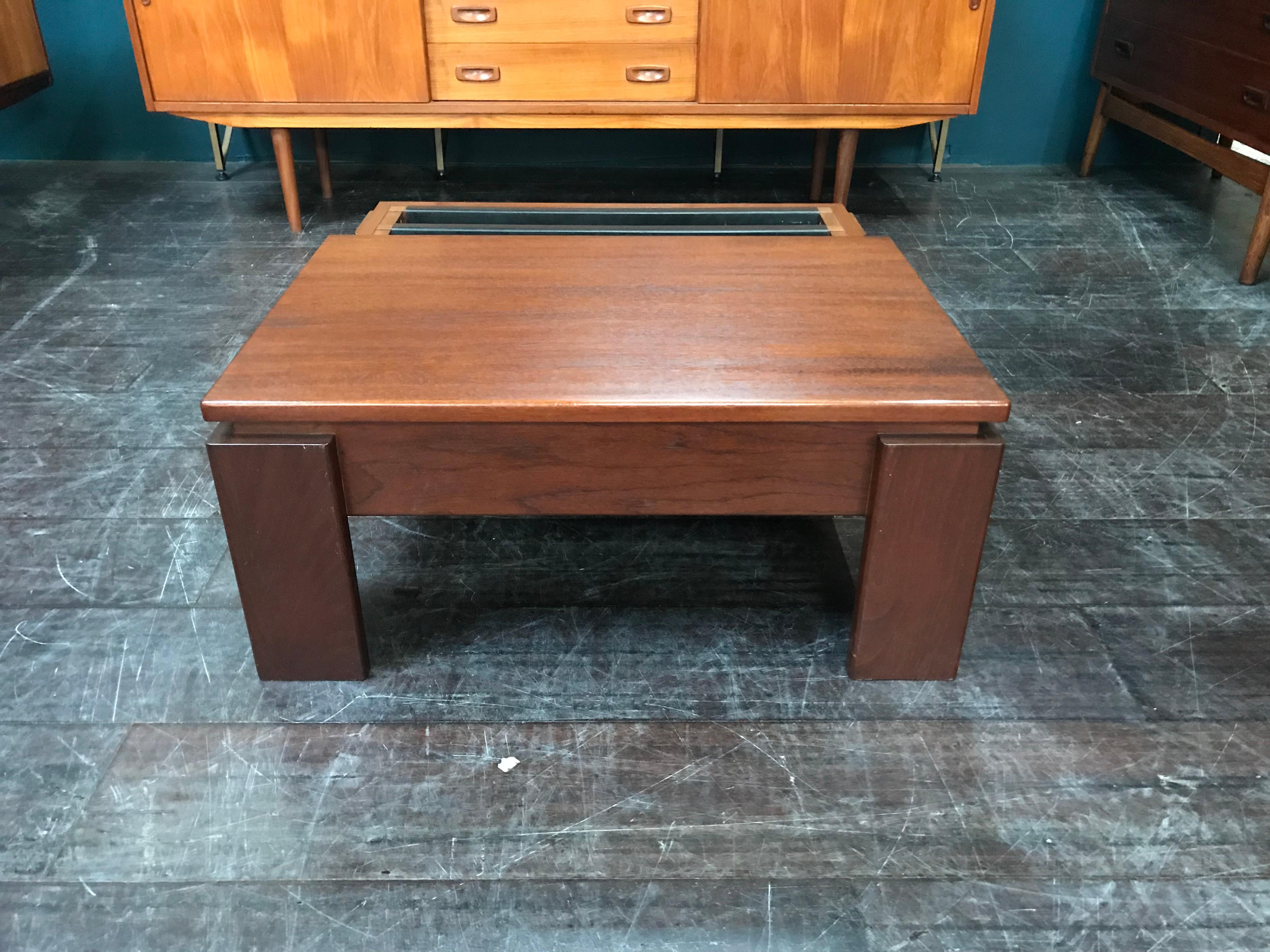 Square Minimalist Midcentury Teak Coffee Table with Twin Magazine Pockets For Sale 3