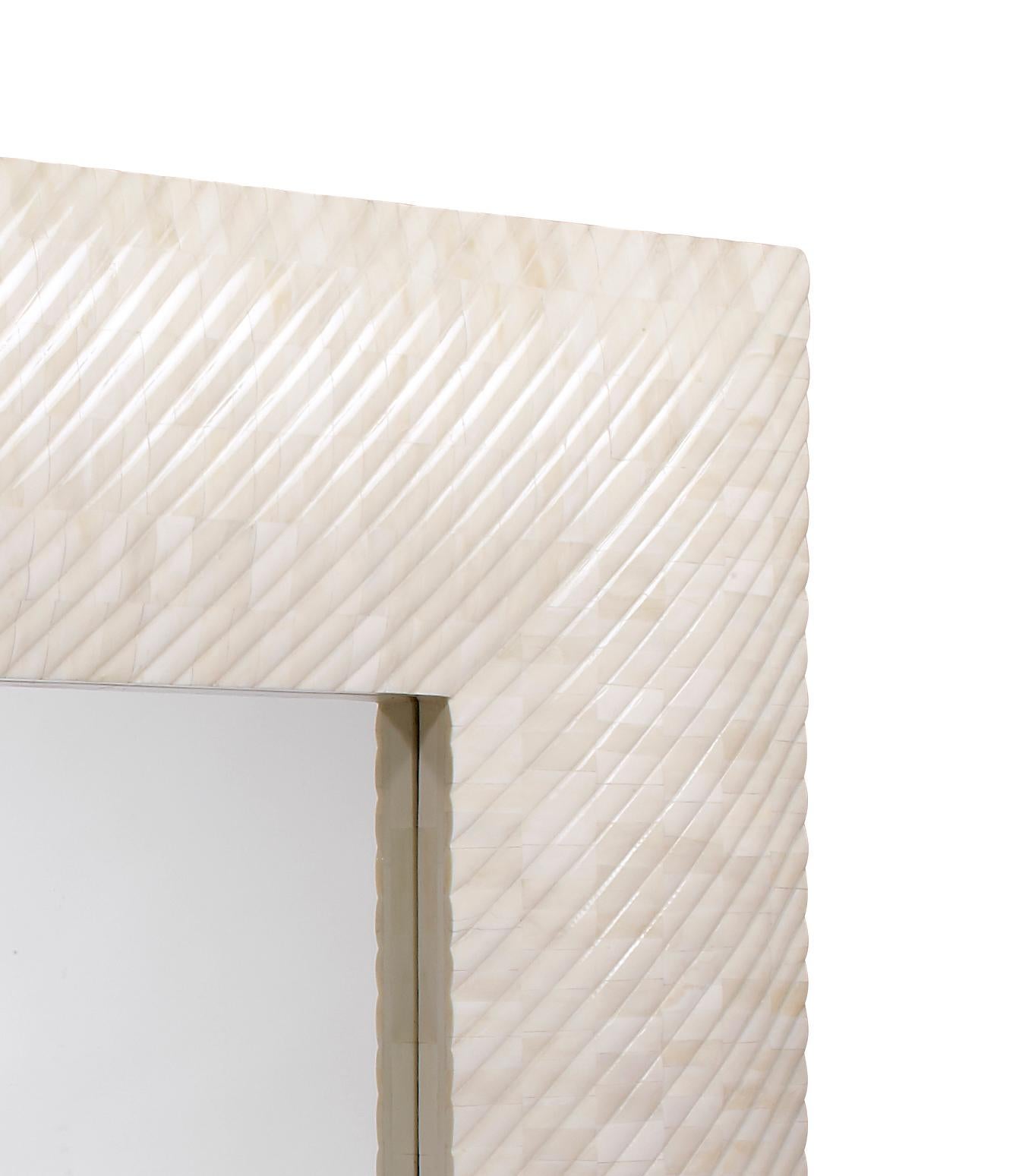 Hollywood Regency Miroir carré fabriqué avec du os sculpté, miroir Aspire en vente