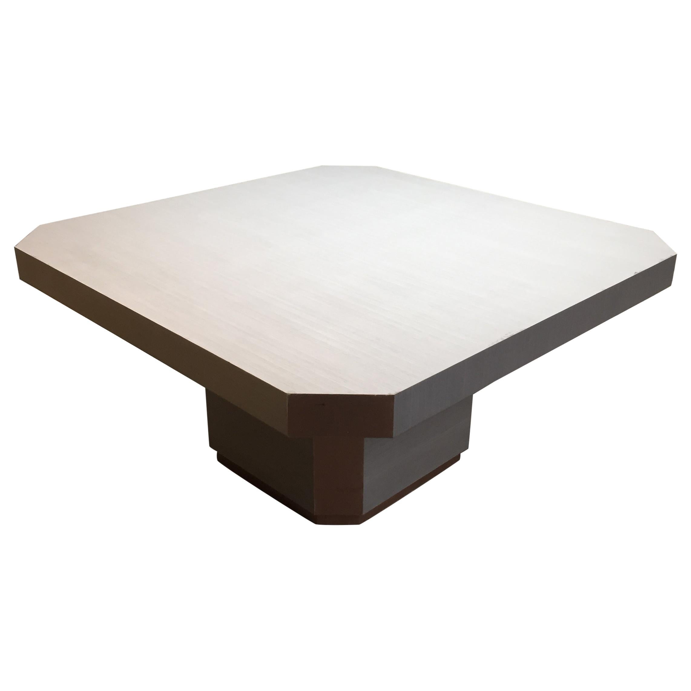 Mesa de Comedor Moderna de Pedestal de Madera Gris con Detalles de Cobre en venta