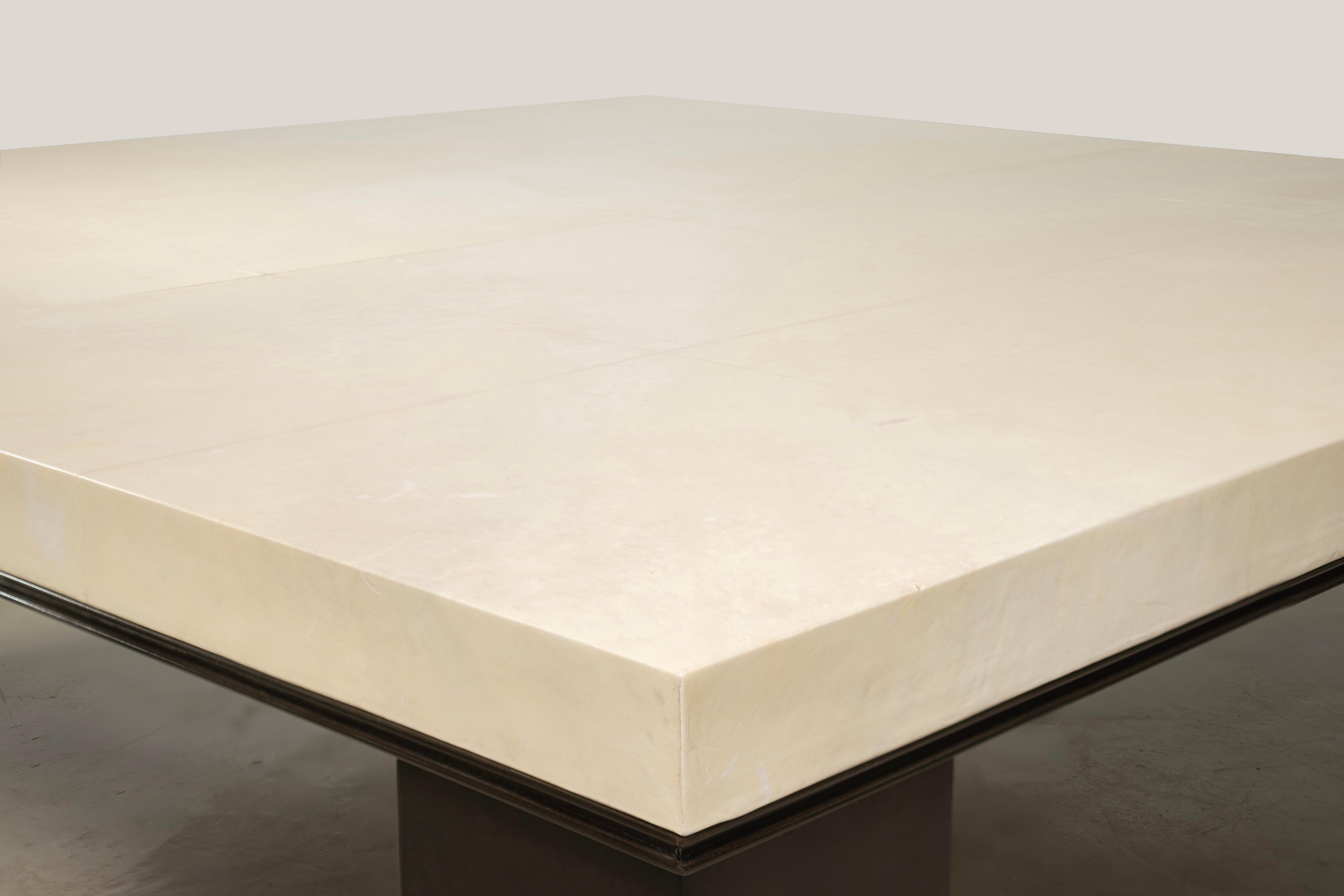Quadratischer moderner Couchtisch aus Metall und Pergament von Costantini, Michelangelo im Angebot 3