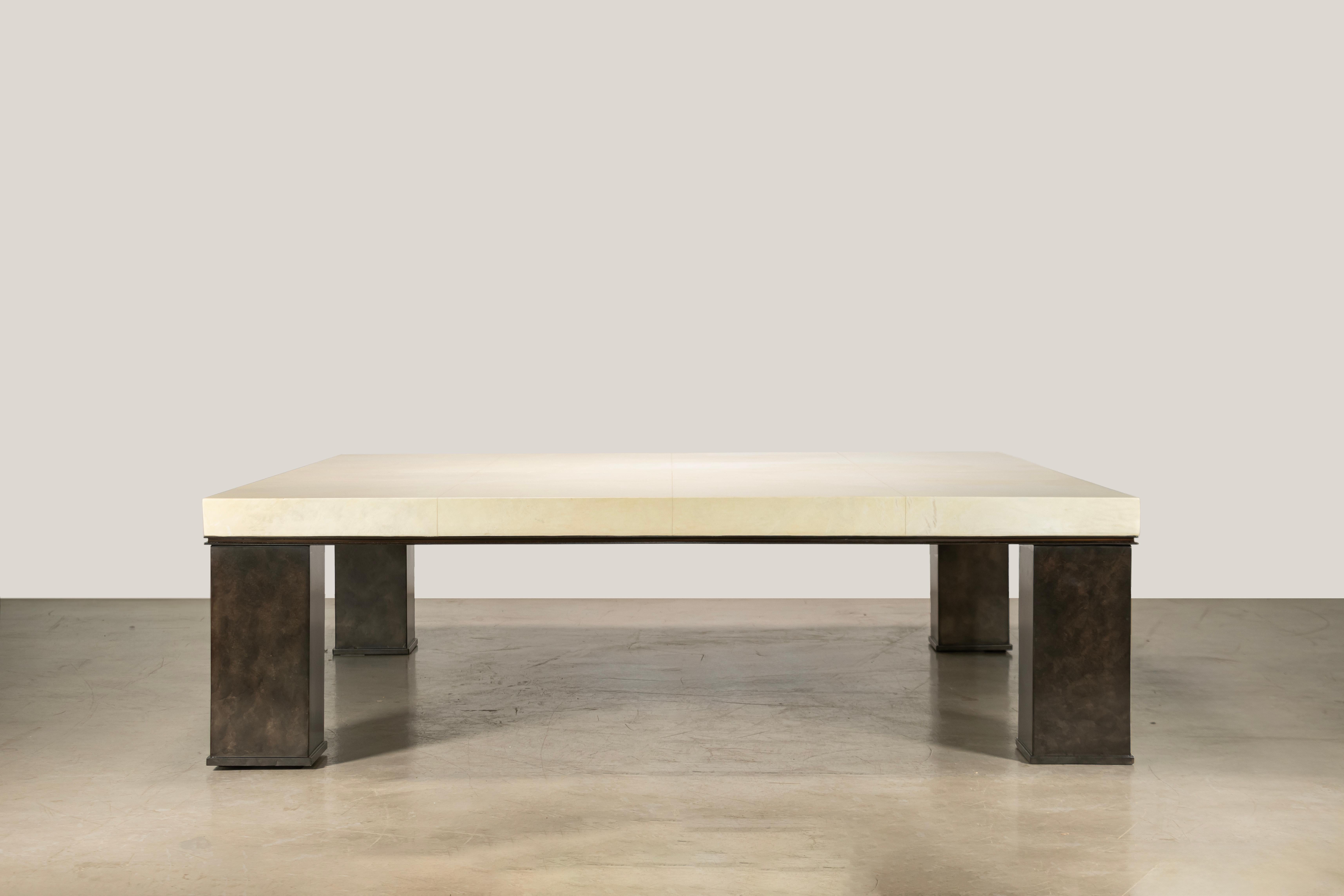 Quadratischer moderner Couchtisch aus Metall und Pergament von Costantini, Michelangelo (Moderne) im Angebot