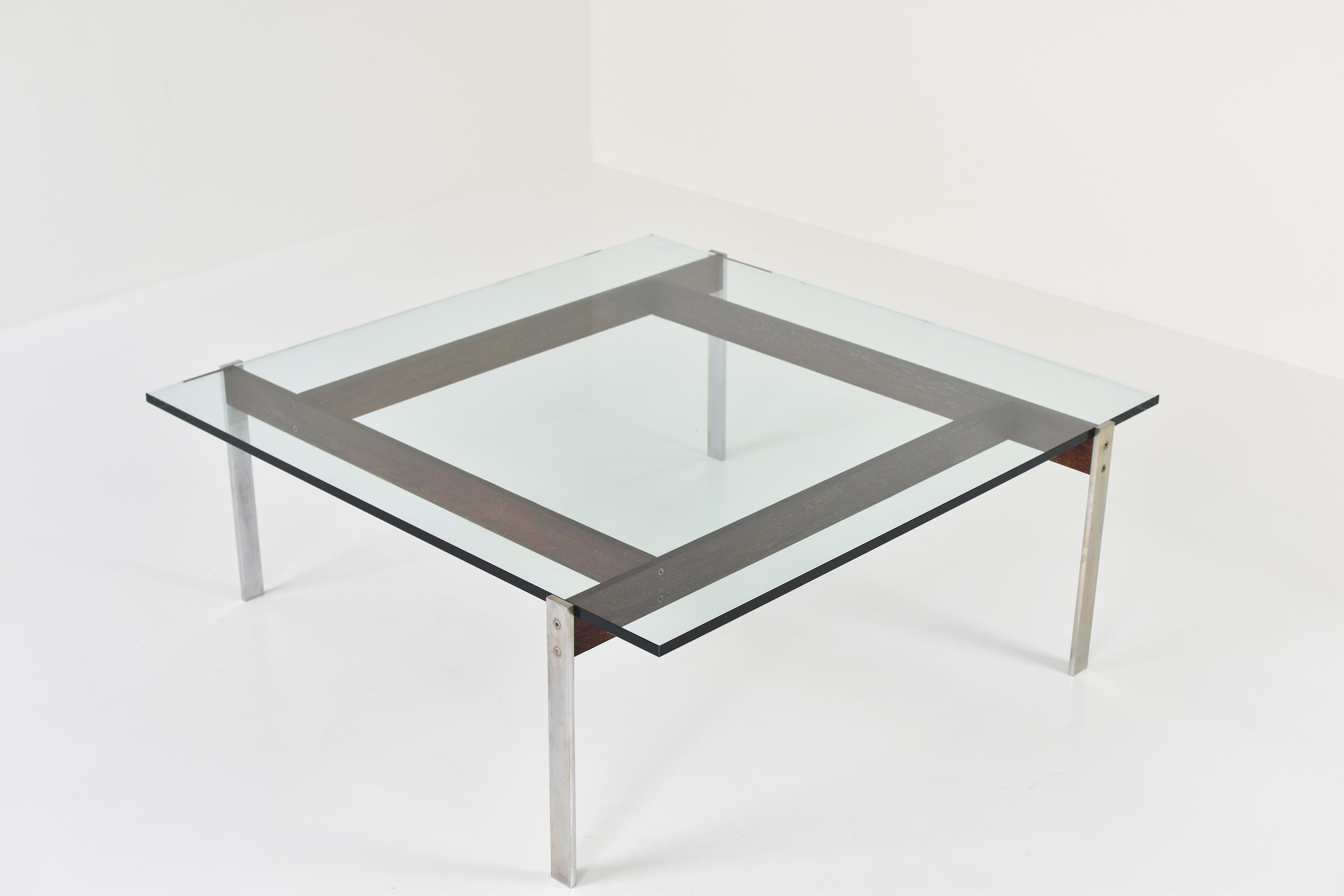 Square Modernist Coffee Table from the 1950s In Good Condition In Antwerp, BE