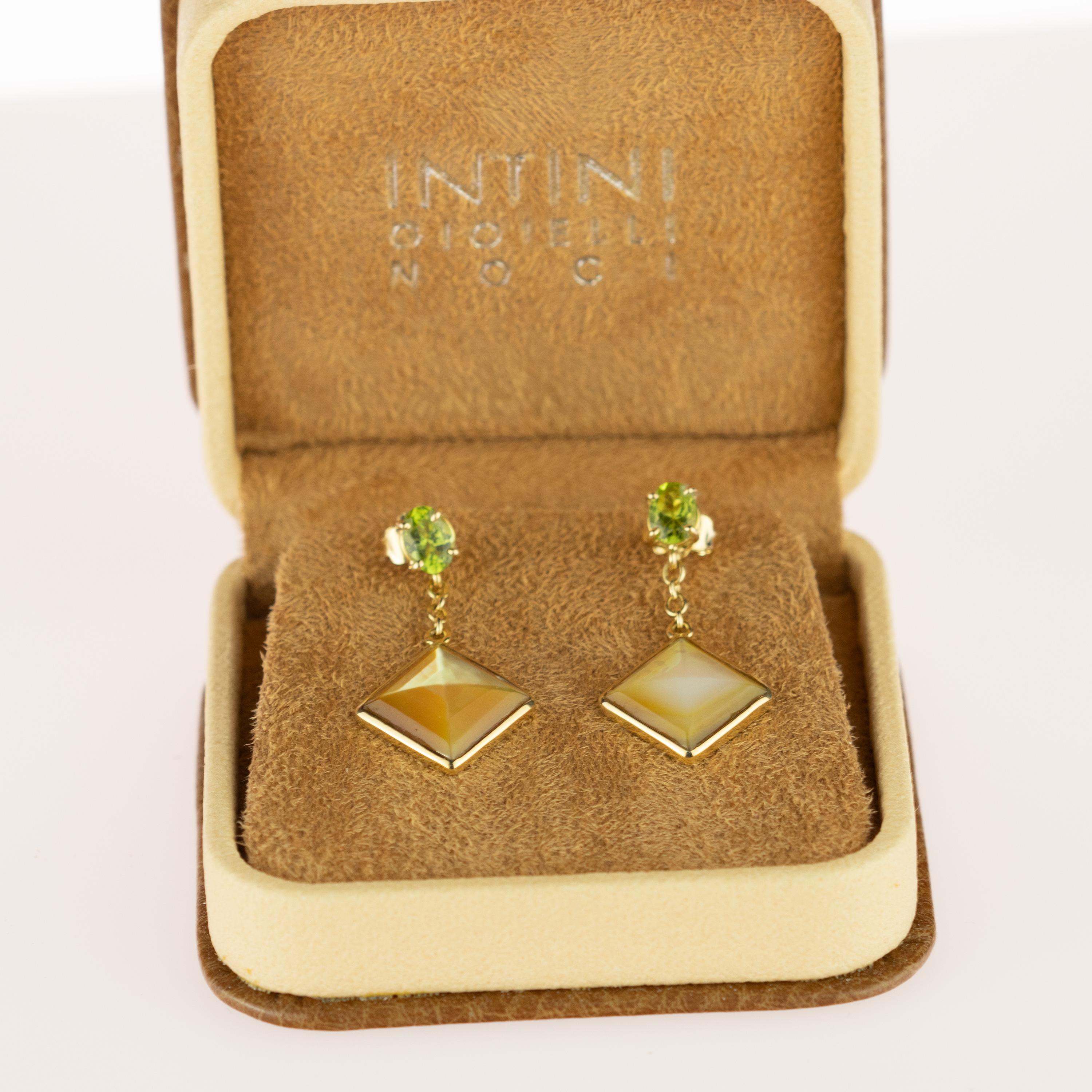 Women's Square Mother Pearl Natural Peridot 18 Karat Yellow Gold Chic Drop Earrings For Sale