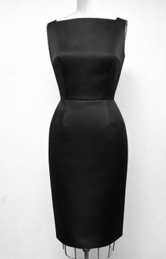 Schwarzes Taroni Satin Cocktailkleid mit quadratischem Ausschnitt